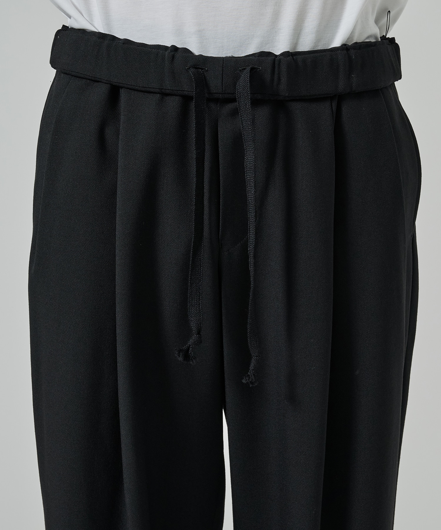 〈別注〉 TWO TUCK STRAIGHT EASY PANTS MARKAWARE/marka