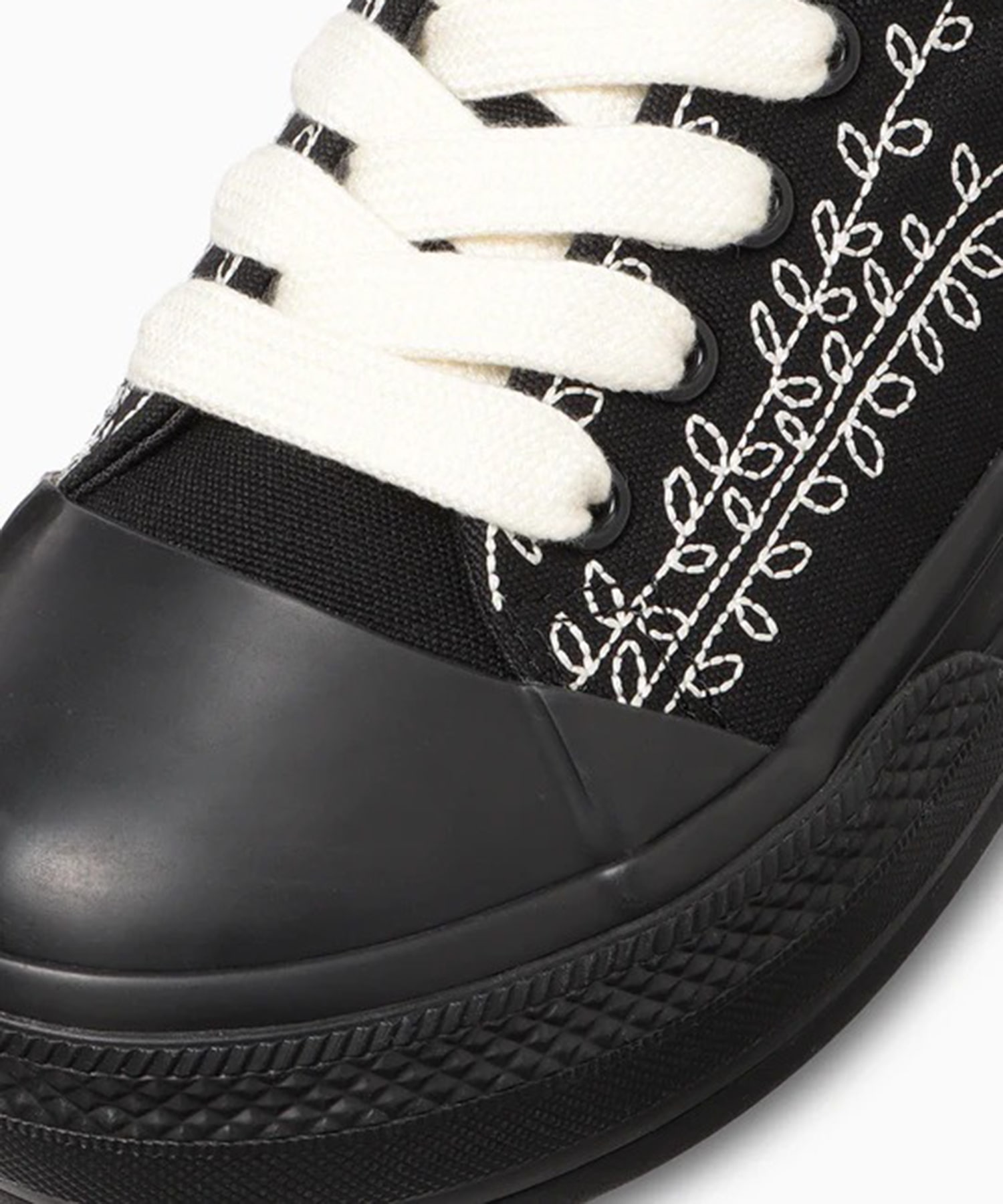 PICTURESQUE ANTIQUE SNEAKER WITH CONVERSE(ISSUE#7) SHINYAKOZUKA
