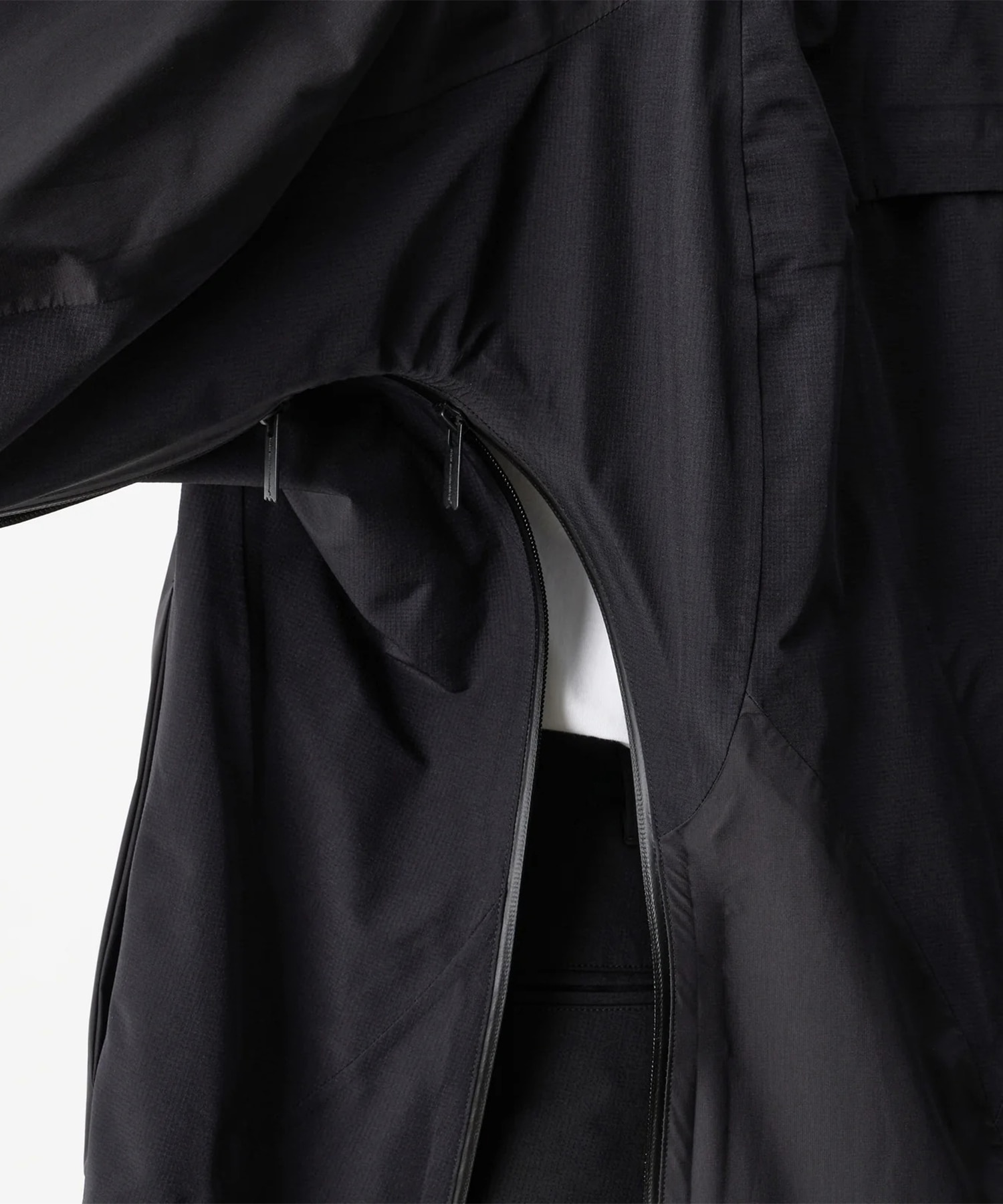 GORE-TEX HOODED COAT White Mountaineering