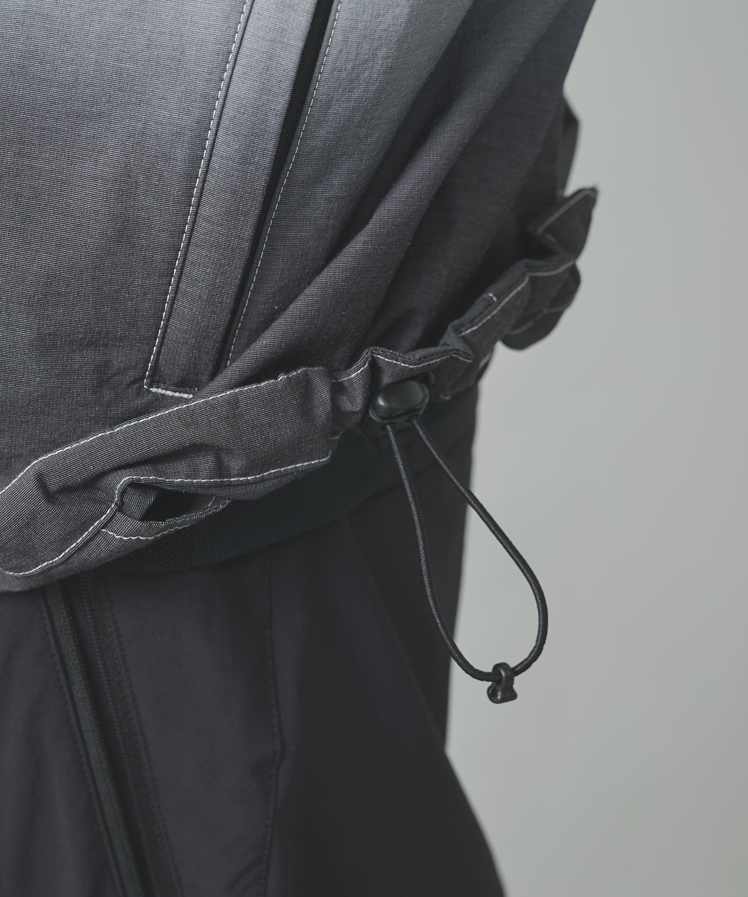 THE BREATHABLE HOODED GRADIENT GARMENT DYEING JACKET POLIQUANT