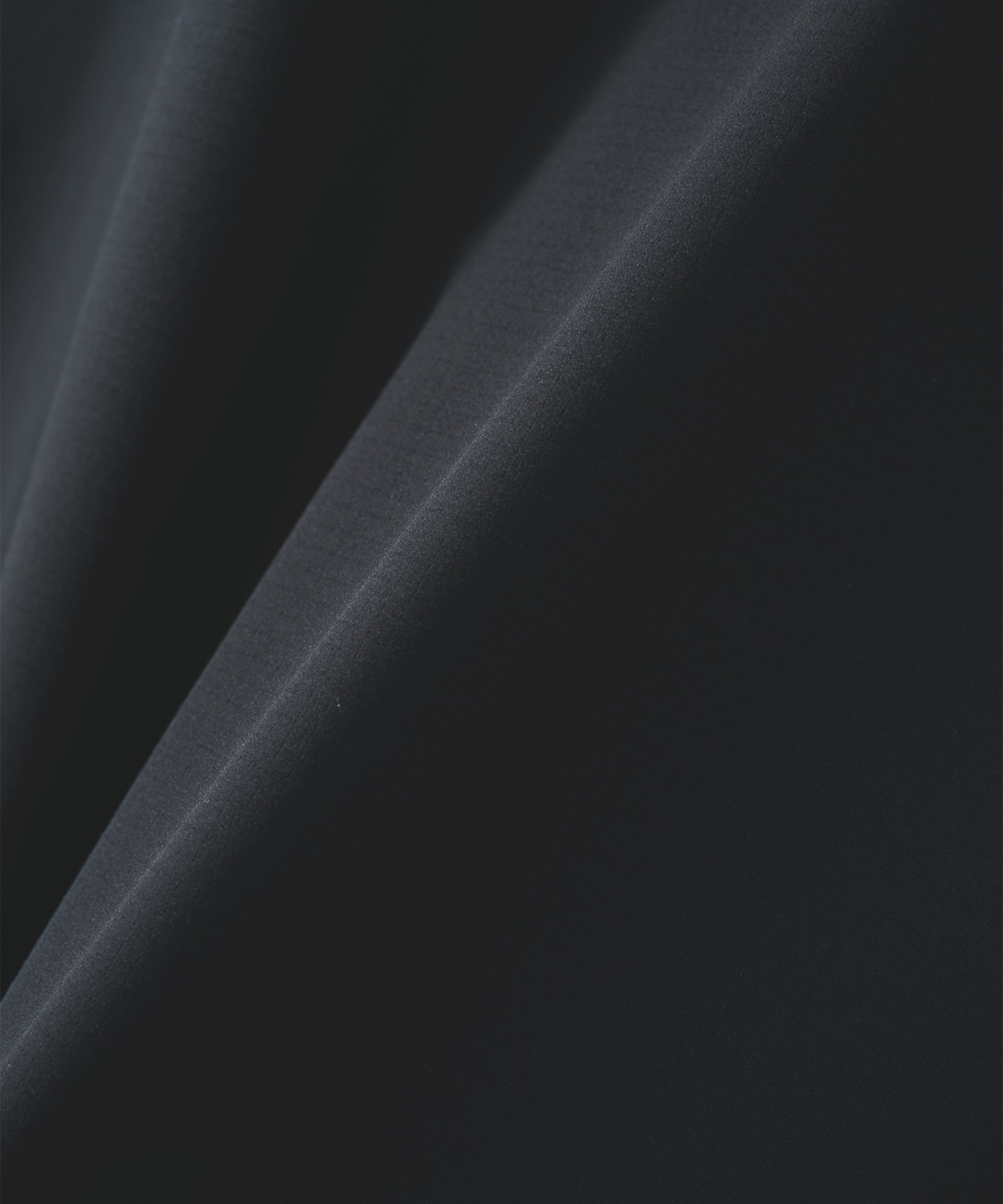 THE DEFORMED S/S PULLOVER WITH UTILITY POCKETS POLIQUANT