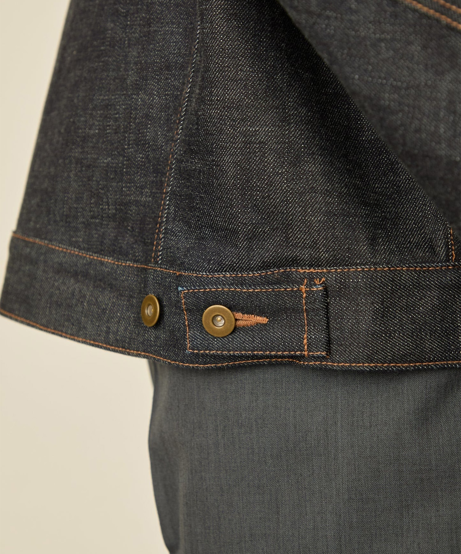 TWIST SLEEVE DENIM JACKET I'm here