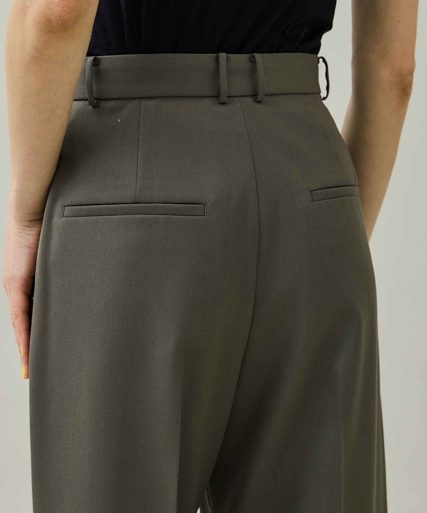 COMPACT WOOL STRAIGHT PANTS(0 KHAKI): ATON: WOMENS｜ STUDIOUS