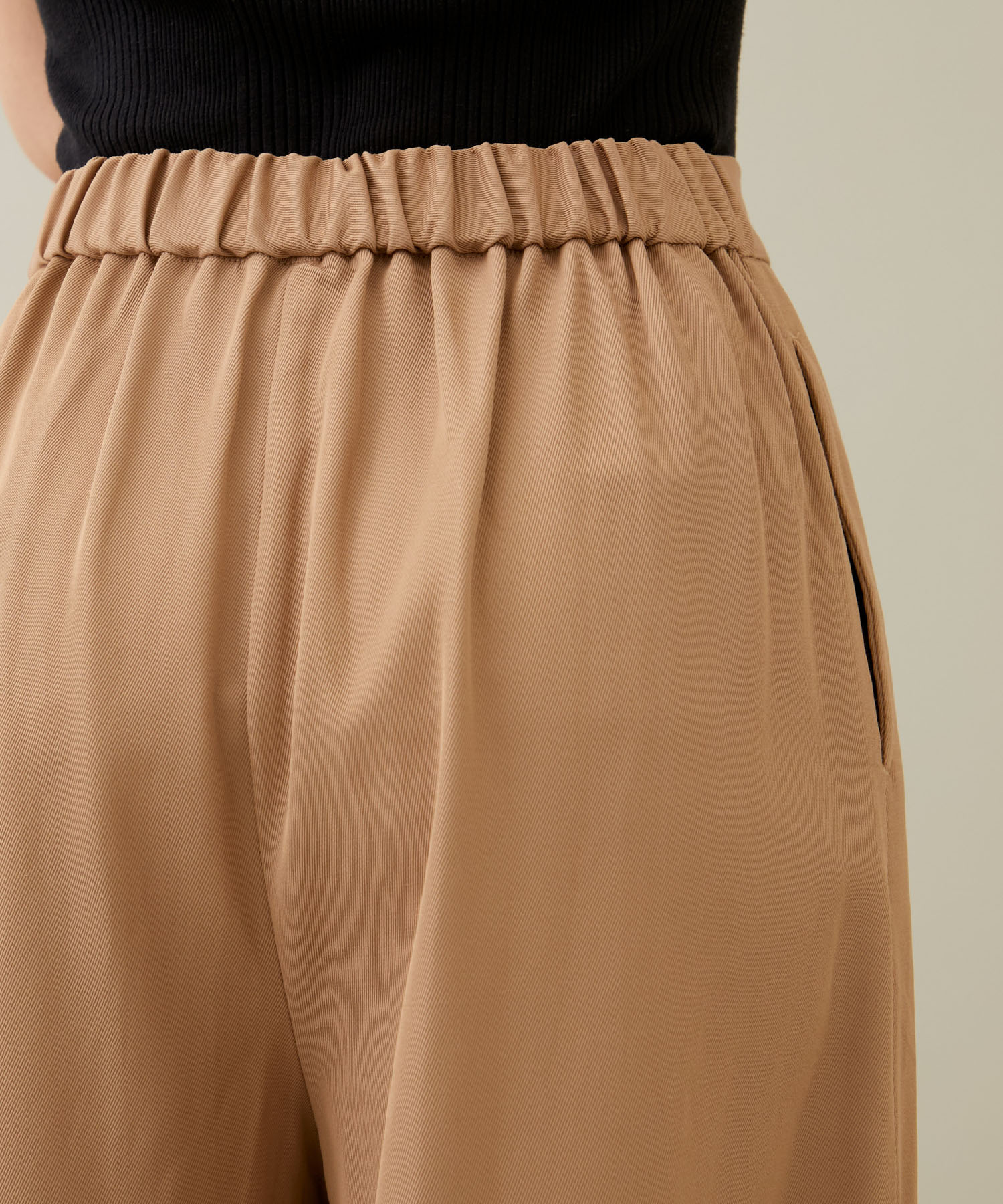 Tuck Wide Trousers(S BEIGE): RUMCHE: WOMENS｜ STUDIOUS ONLINE公式