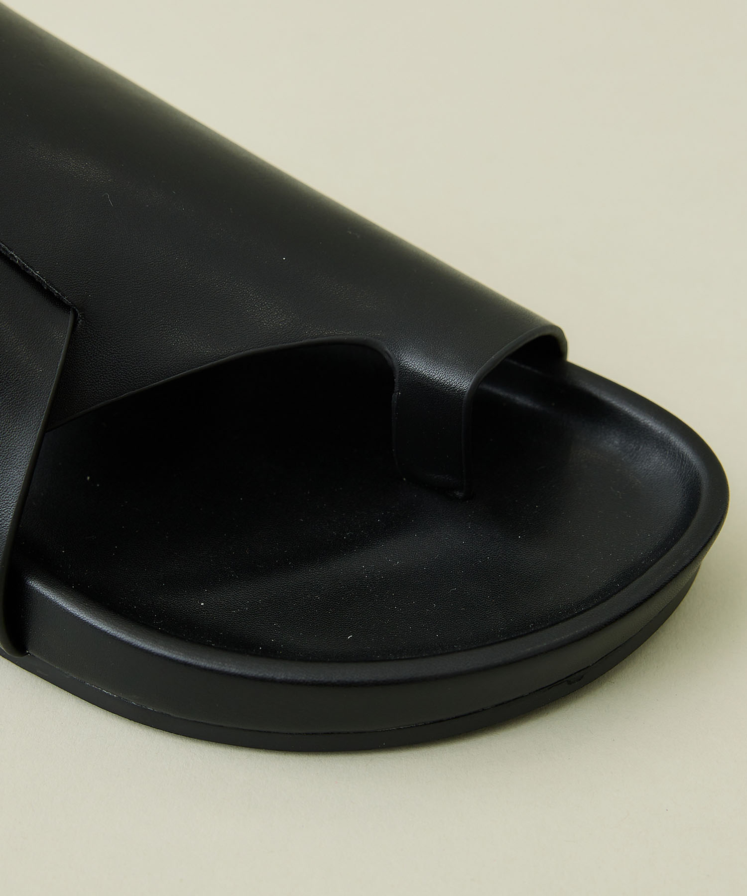 WIDE THONG FLAT SANDAL(37 BLACK): UN3D.: WOMENS｜ STUDIOUS ONLINE