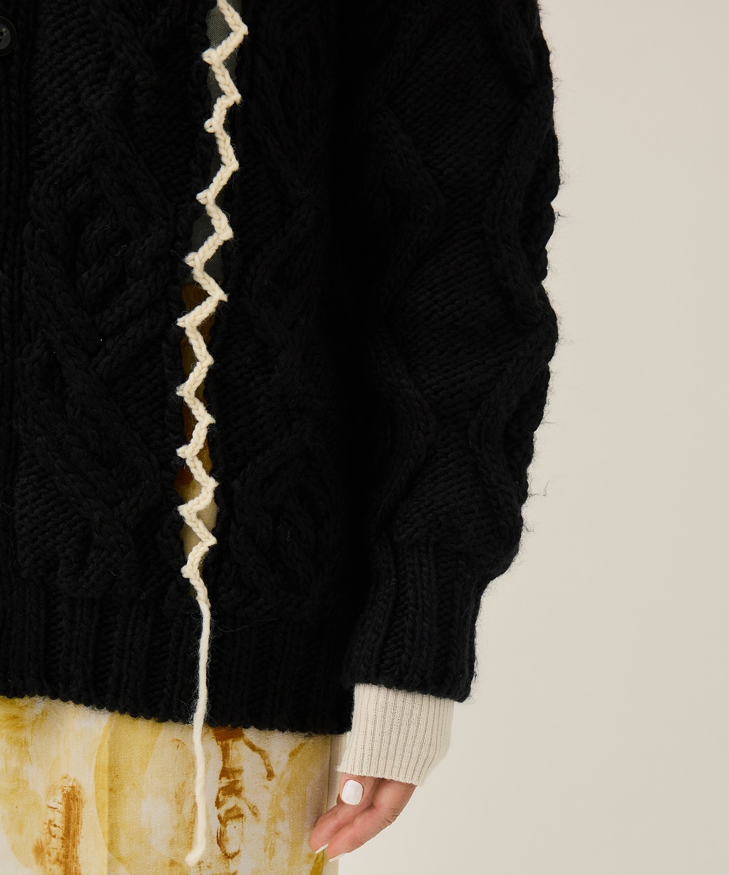 Deformtion Cable Knit Cardigan RUMCHE