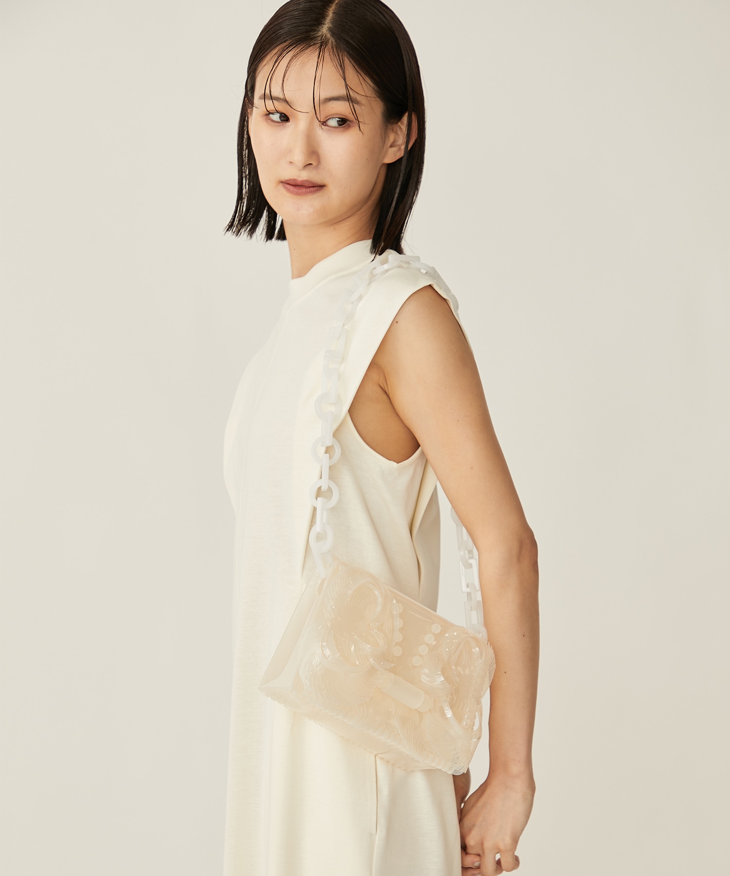 Transparent Sculptural Mini Chain Bag(FREE WHITE): Mame Kurogouchi