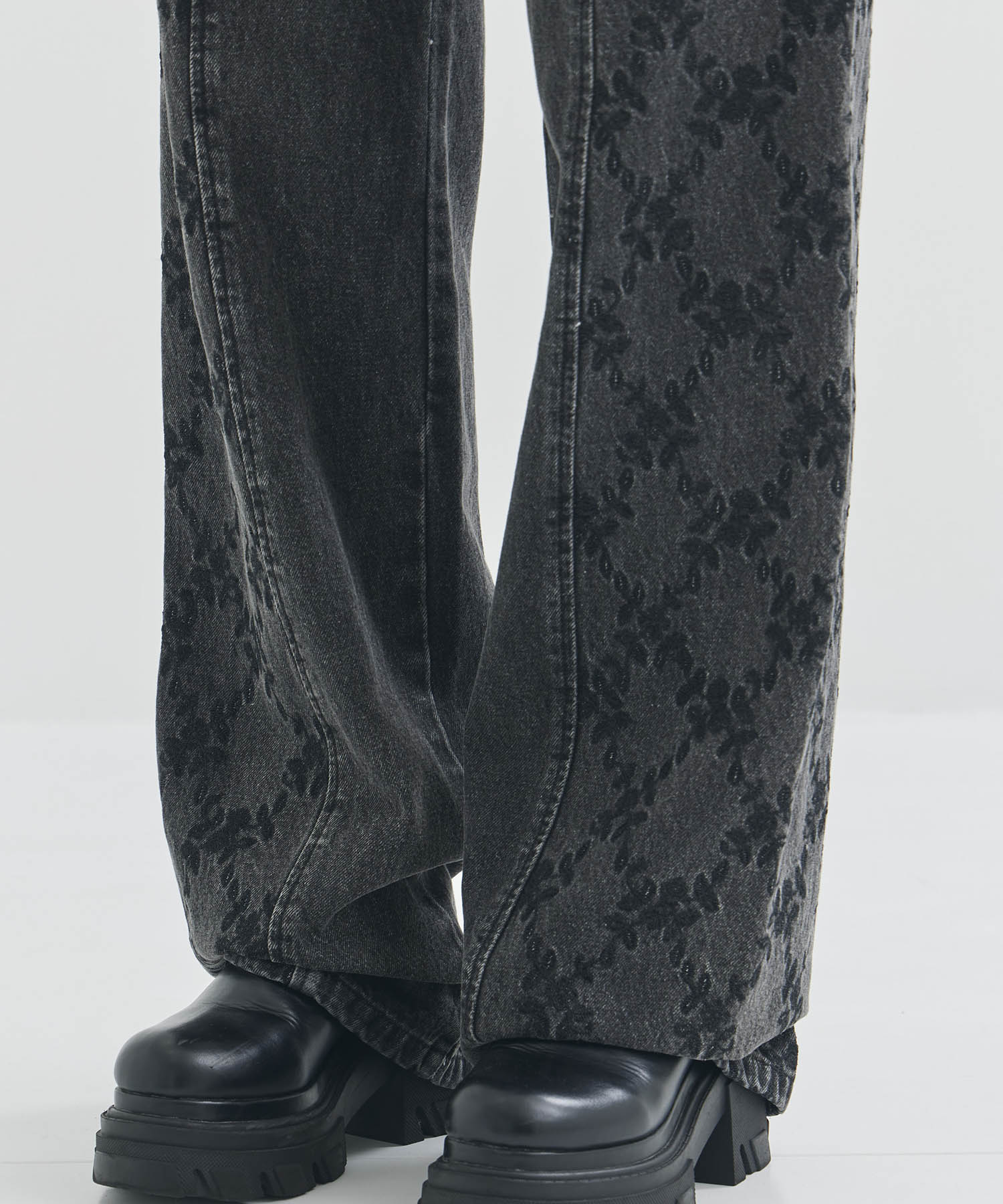 FLOWER EMBROIDERED WIDE JEANS FETICO