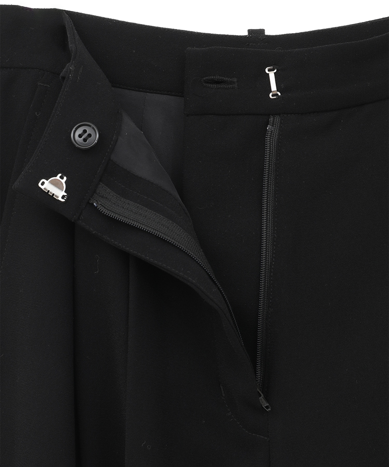 BASIC TUCK PANTS CLANE