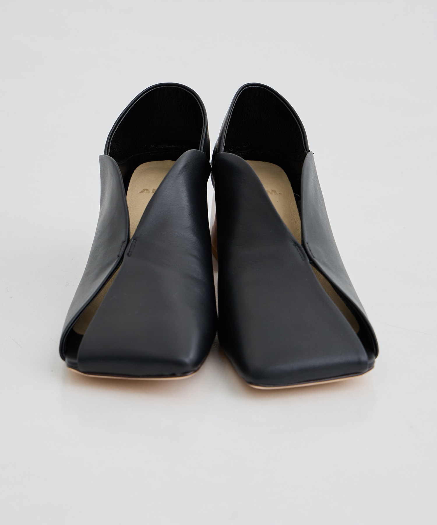 ERIN LEATHER PUMPS ALM