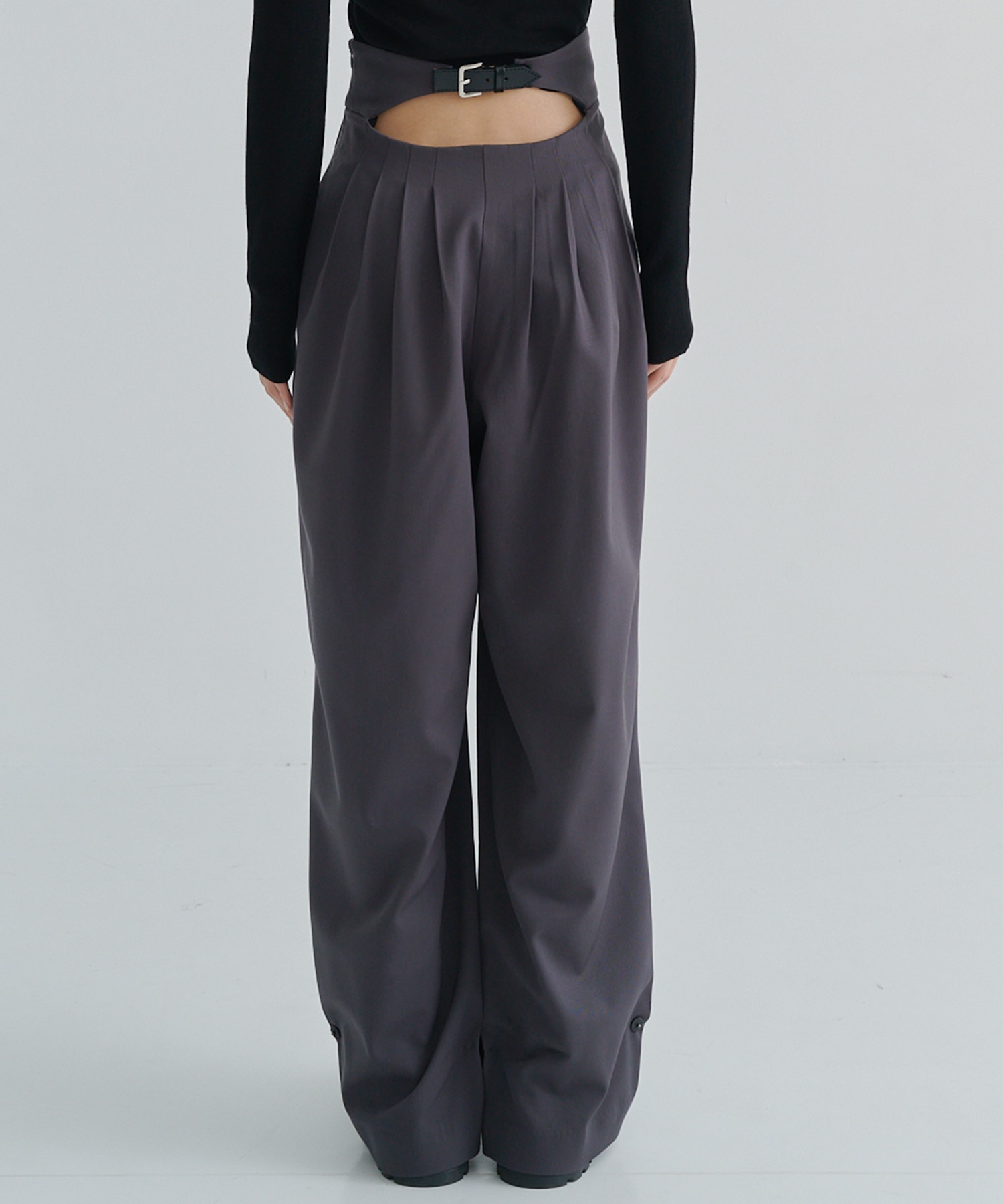 HIGH-WAIST PLEATED TROUSERS FETICO