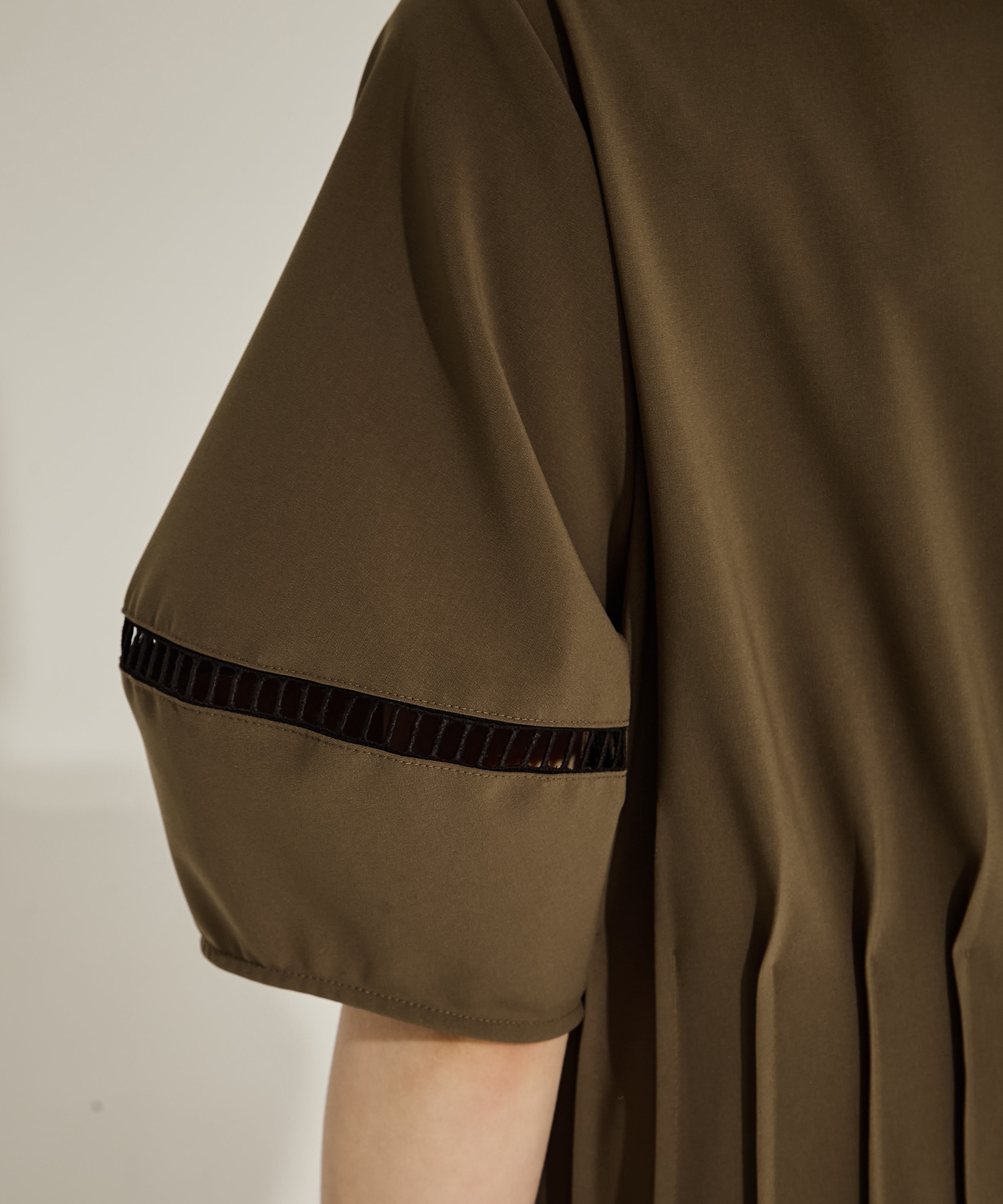 PIN TUCK VOLIME SLEEVE DRESS STUDIOUS