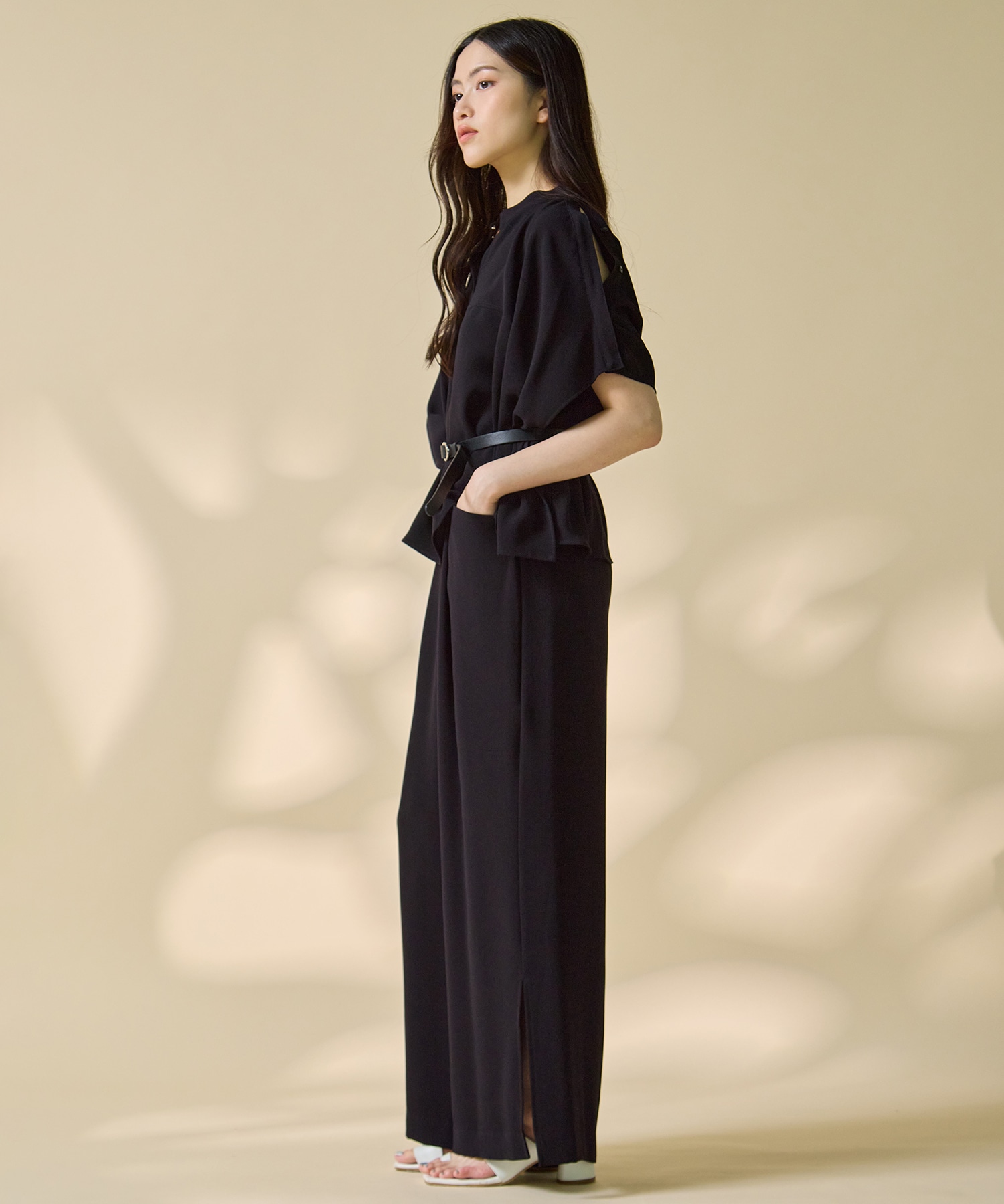 BACK SATIN SIDE SLIT PANTS STUDIOUS