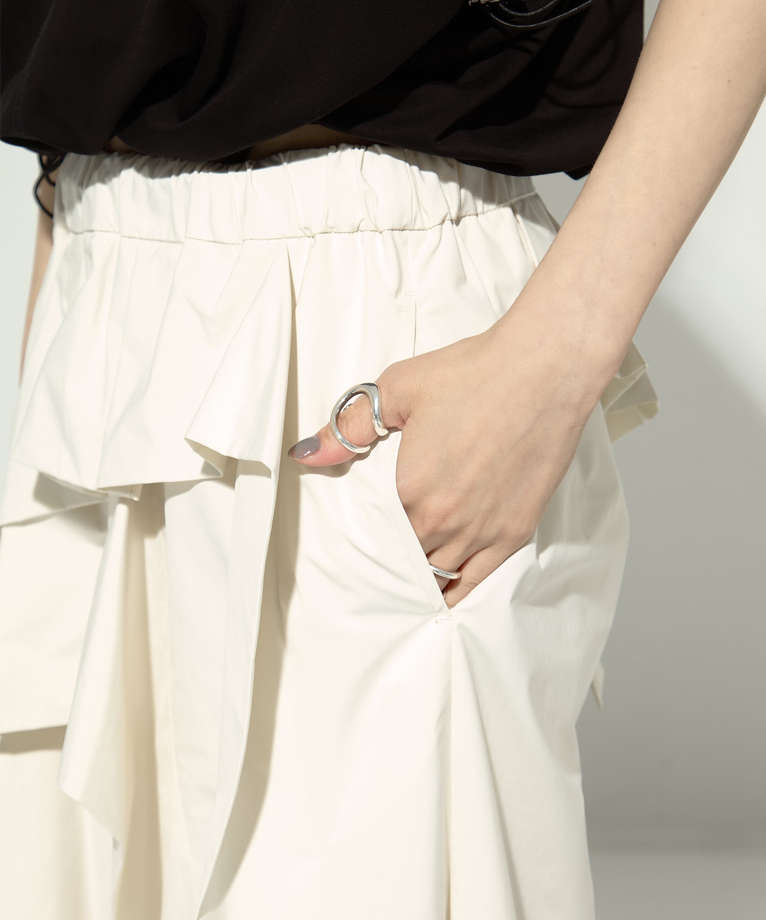 別注 RUFFLE PANTS TAAKK