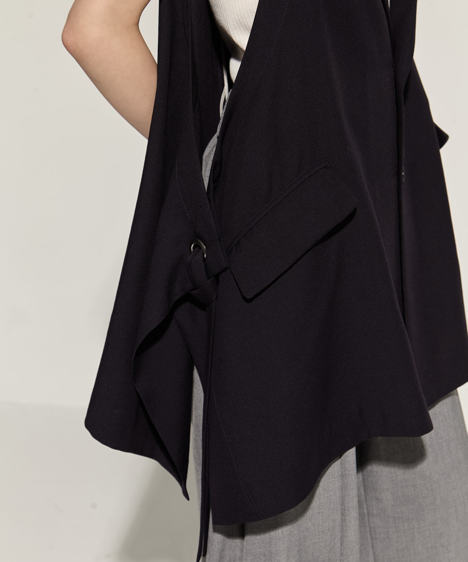 Side Eyelet Vest UJOH
