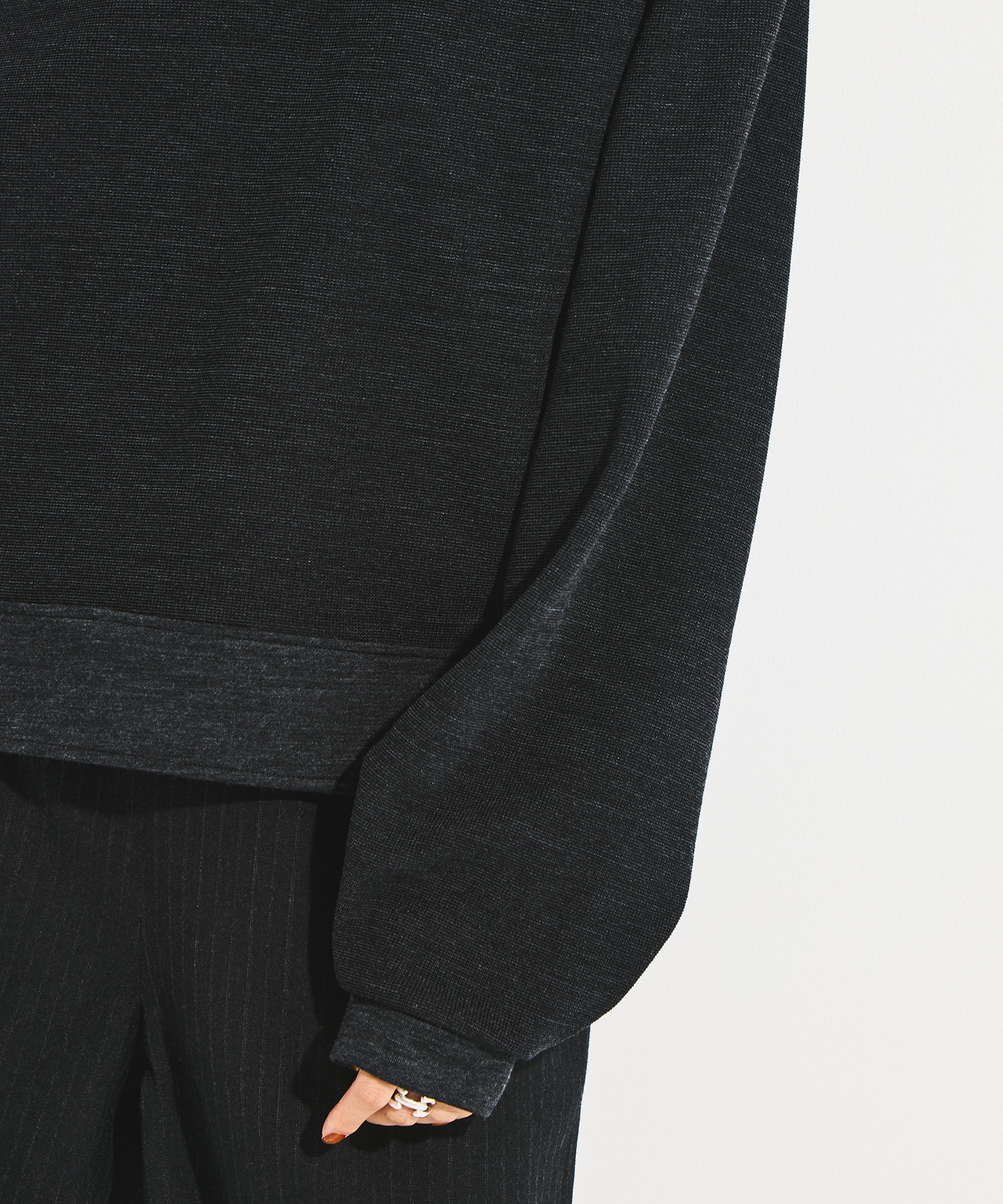 RERACS VNECK BACK ZIPPULLOVER THE RERACS
