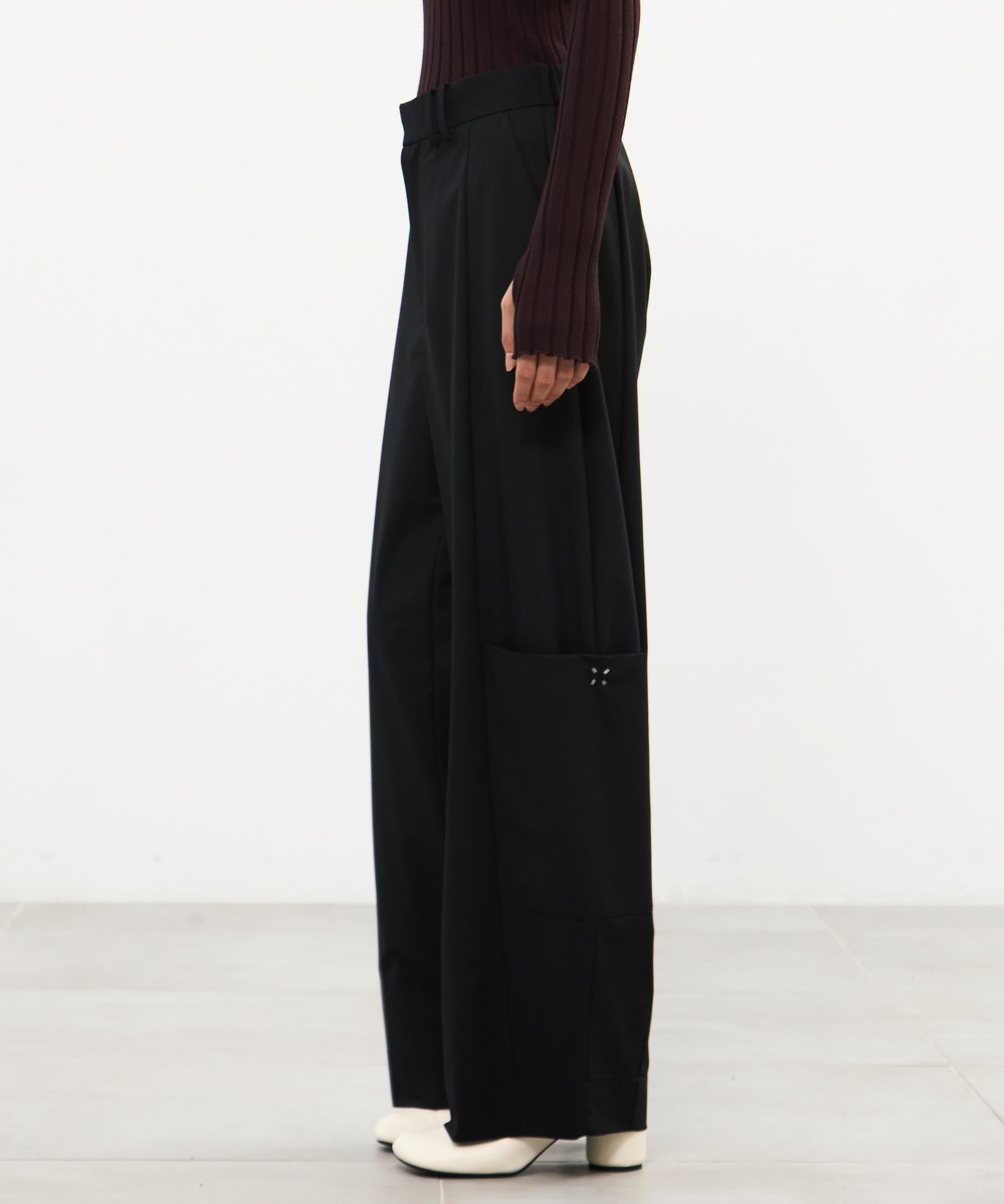 Soft Barrel Leg Cargo Trousers STUDIOUS