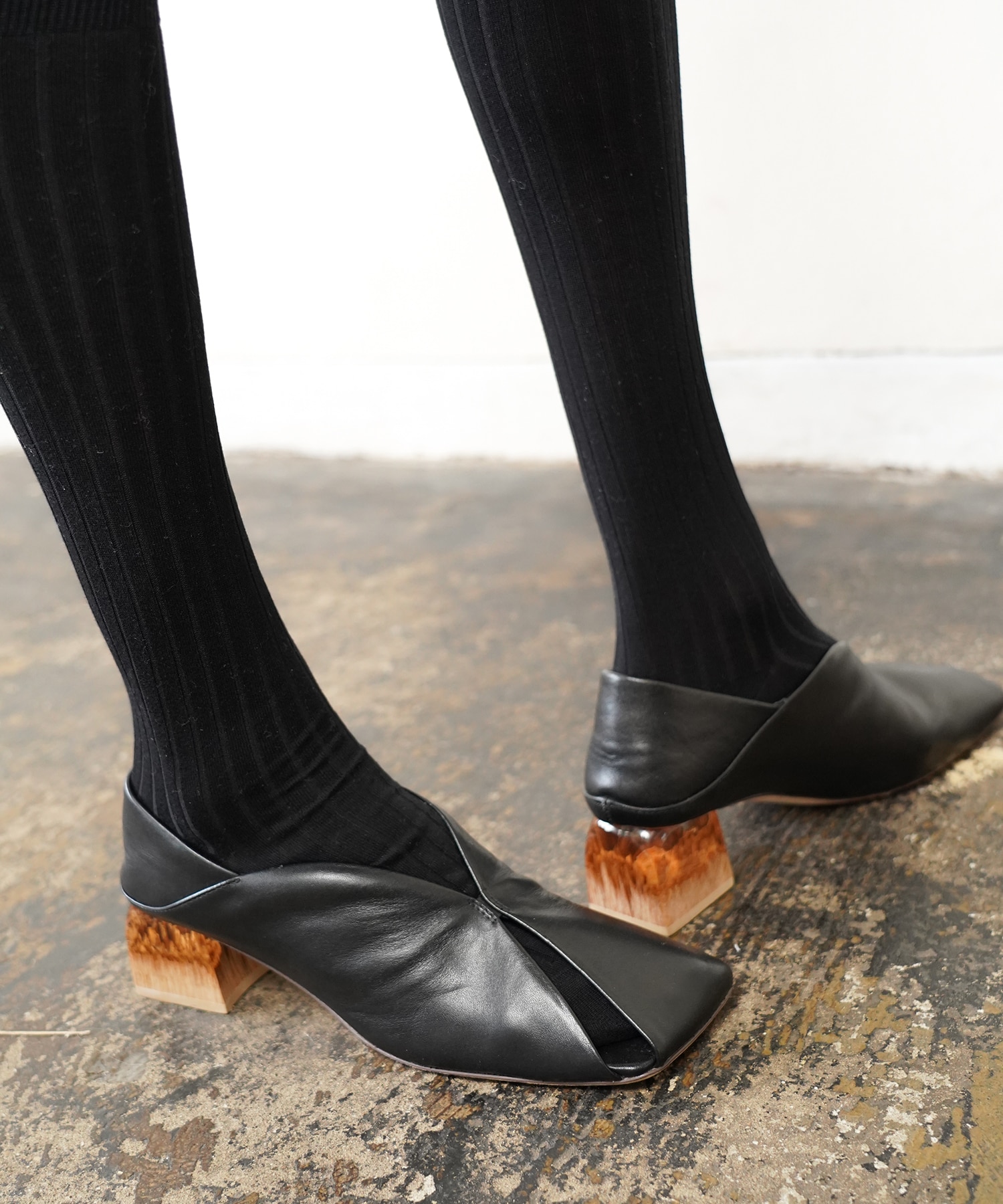 ERIN LEATHER PUMPS ALM