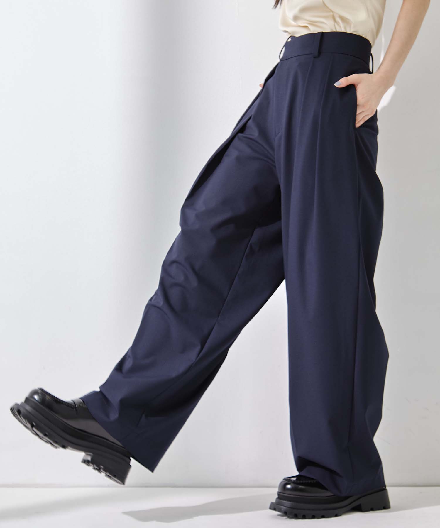 Double Tucked Stretch Trousers STUDIOUS