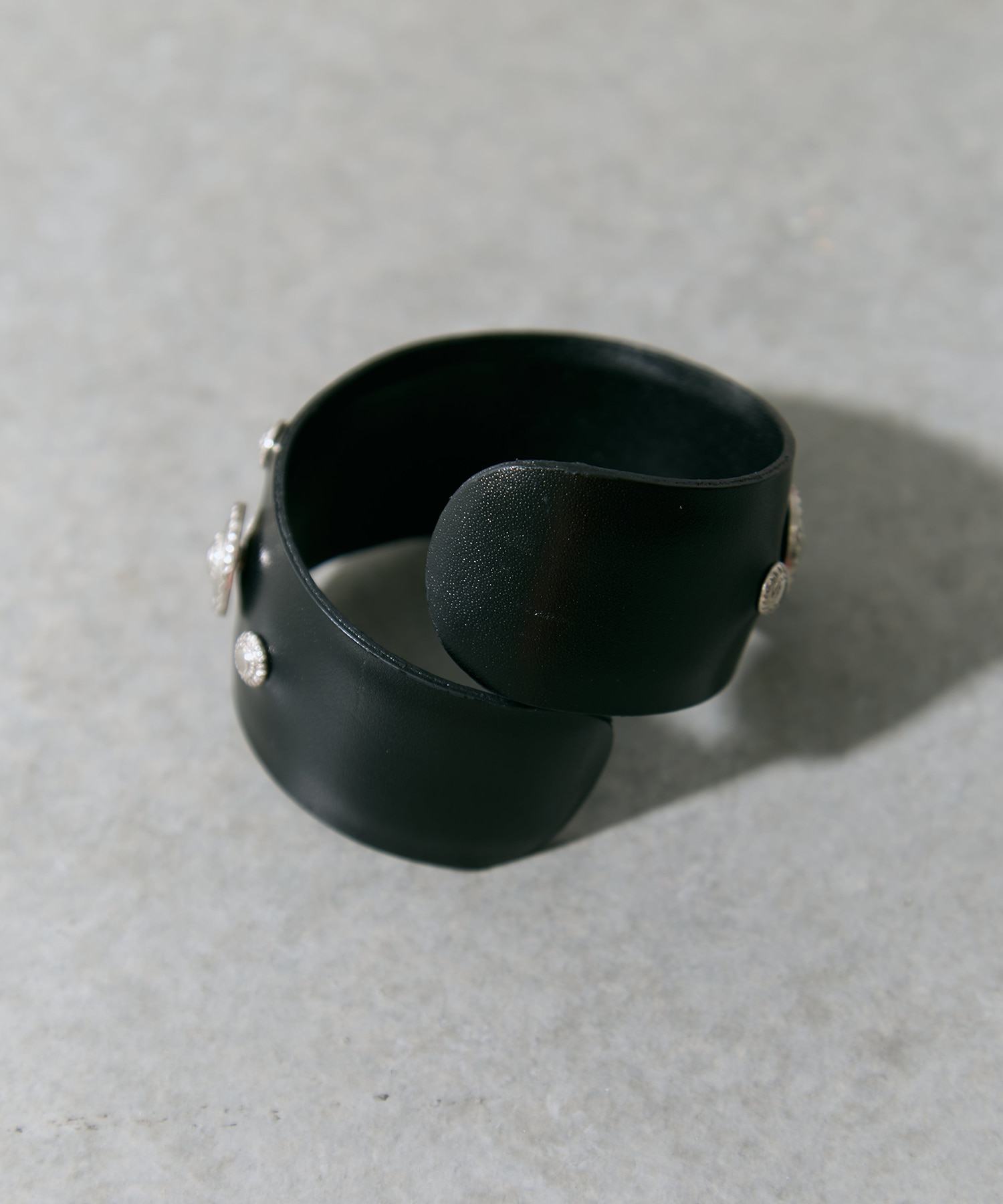Leather roll bangle TOGA