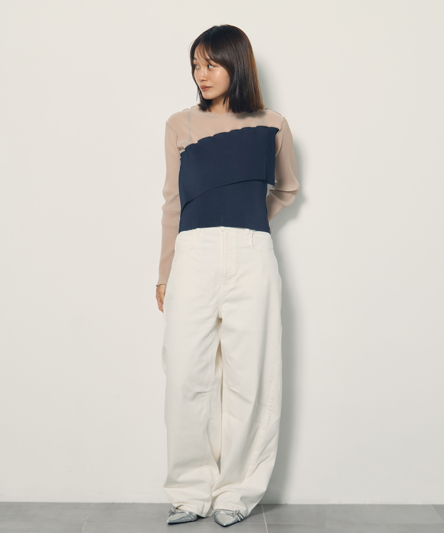 Damaged Barrel Leg Jeans STUDIOUS