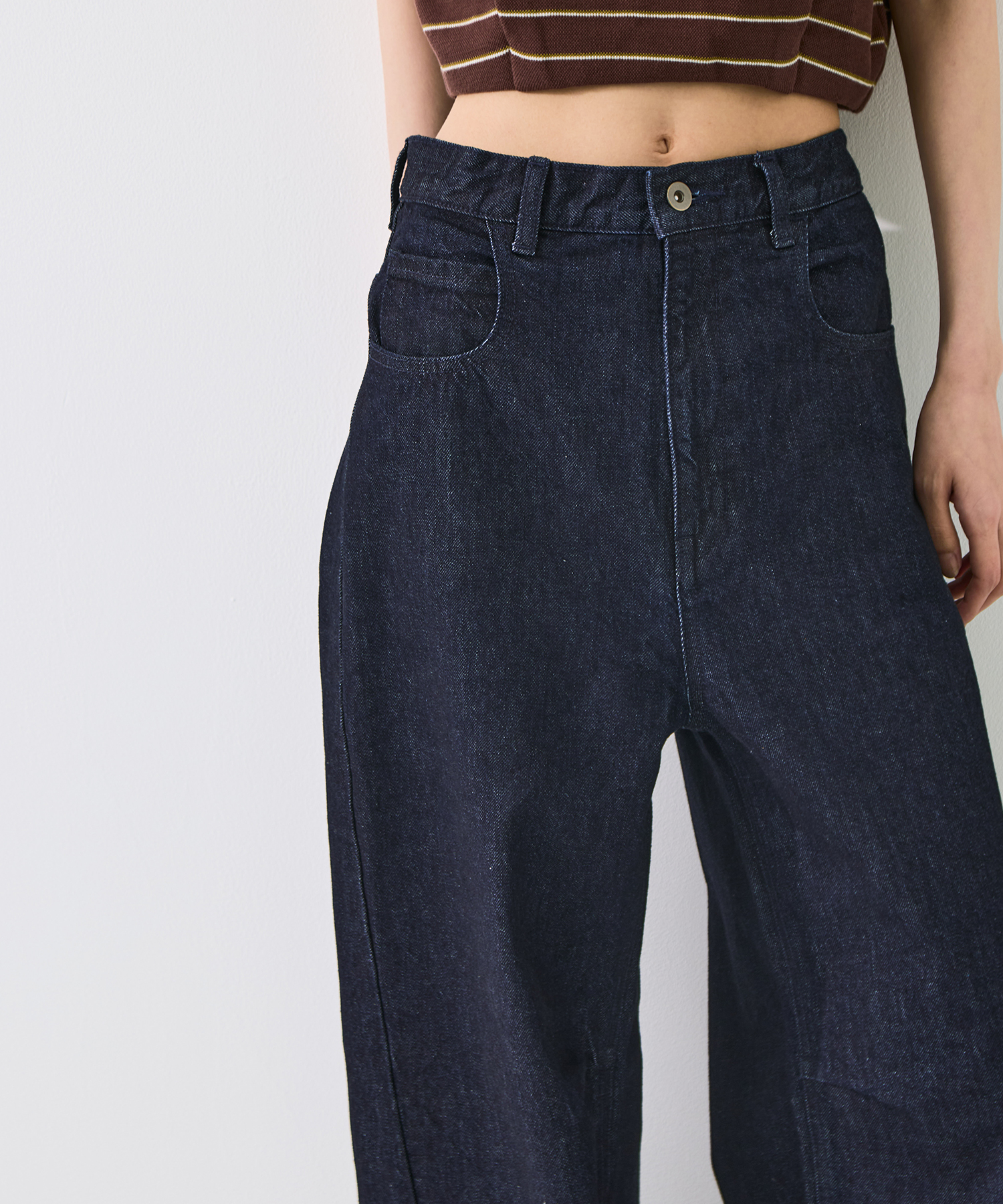 Damaged Barrel Leg Jeans STUDIOUS