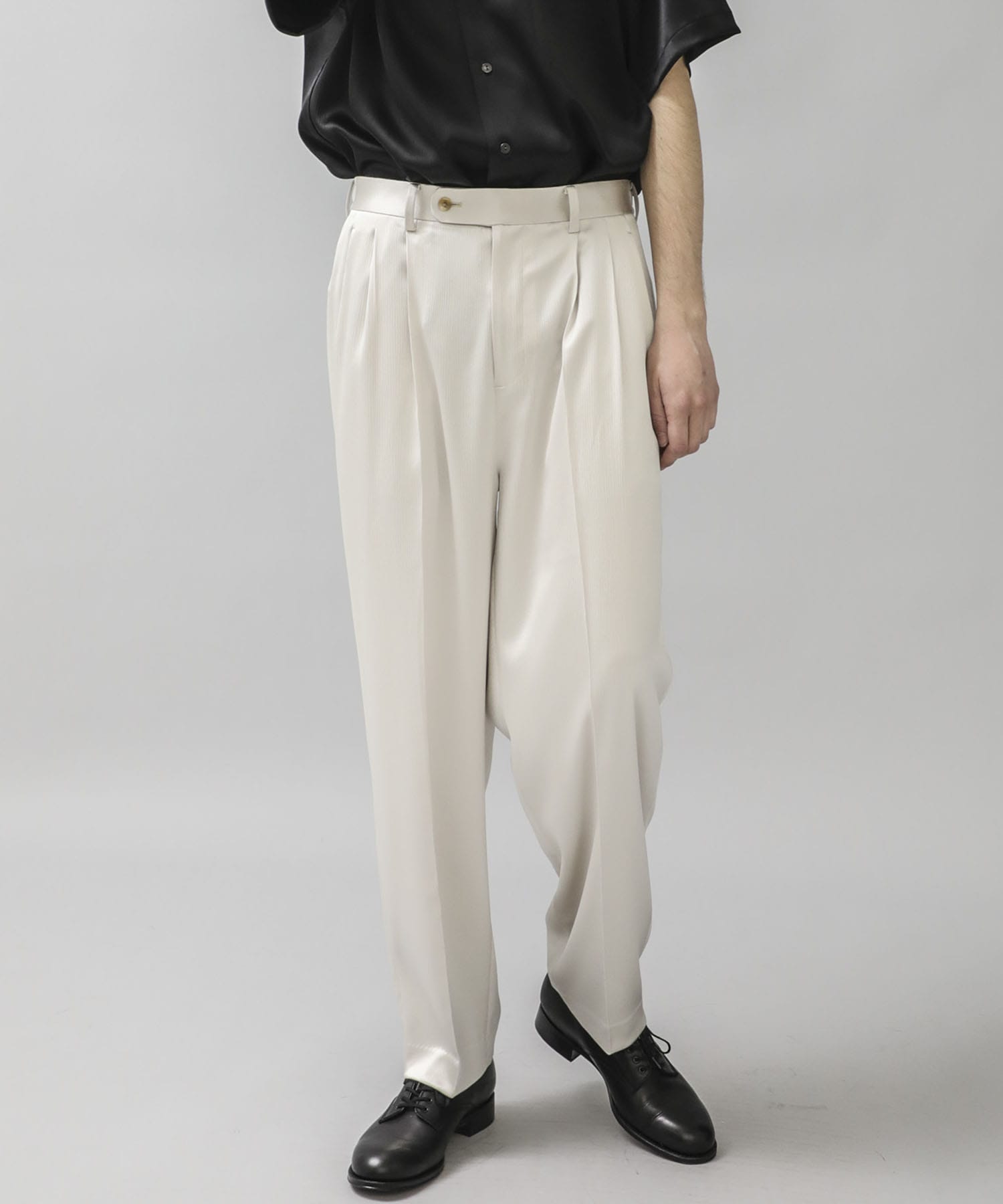 COVER CLOTH 2 PLEATS WIDE TAPERED EASY PANTS