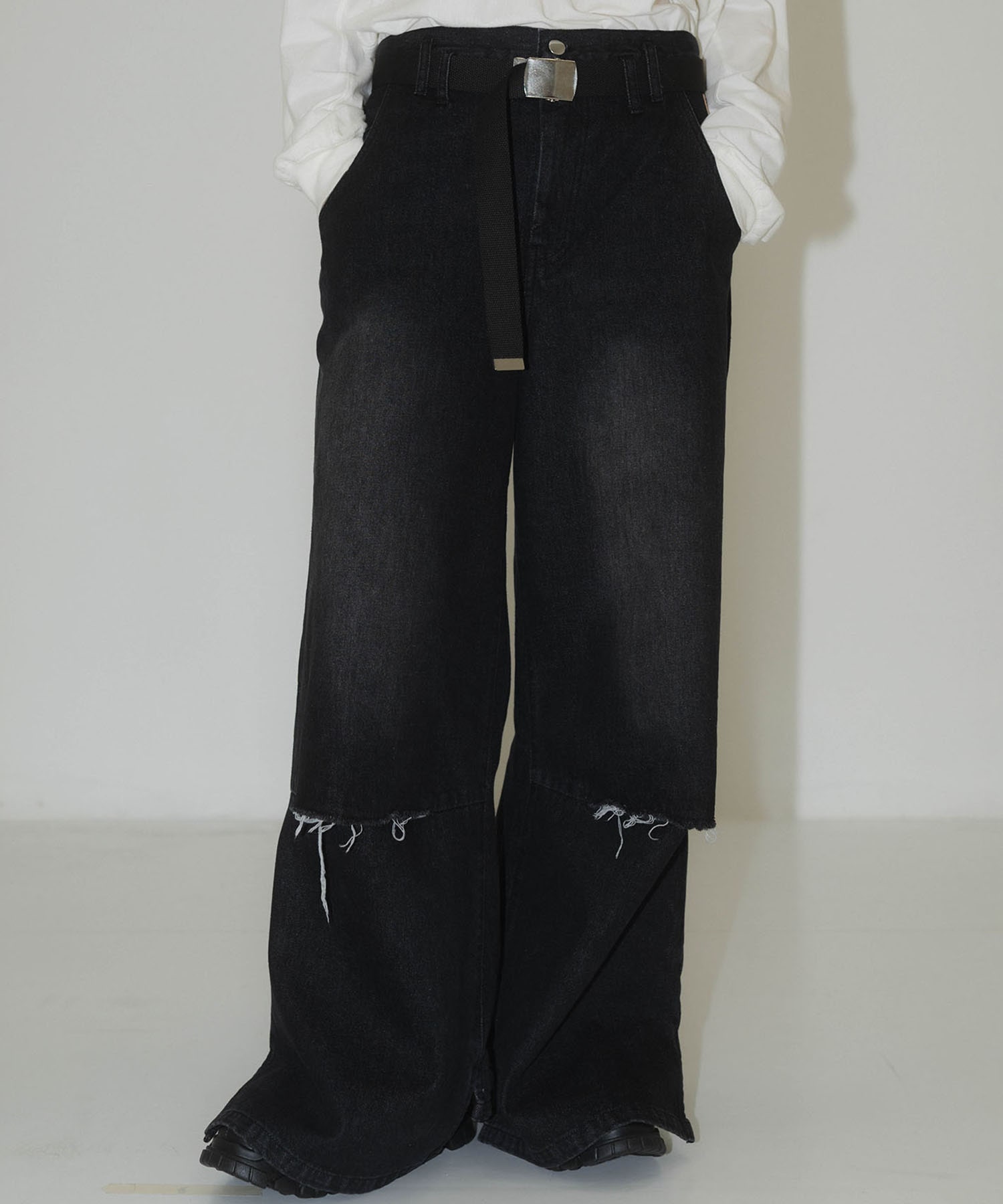 お買得！】 Knuth Marf ripped buggy chino pants ブラック | www