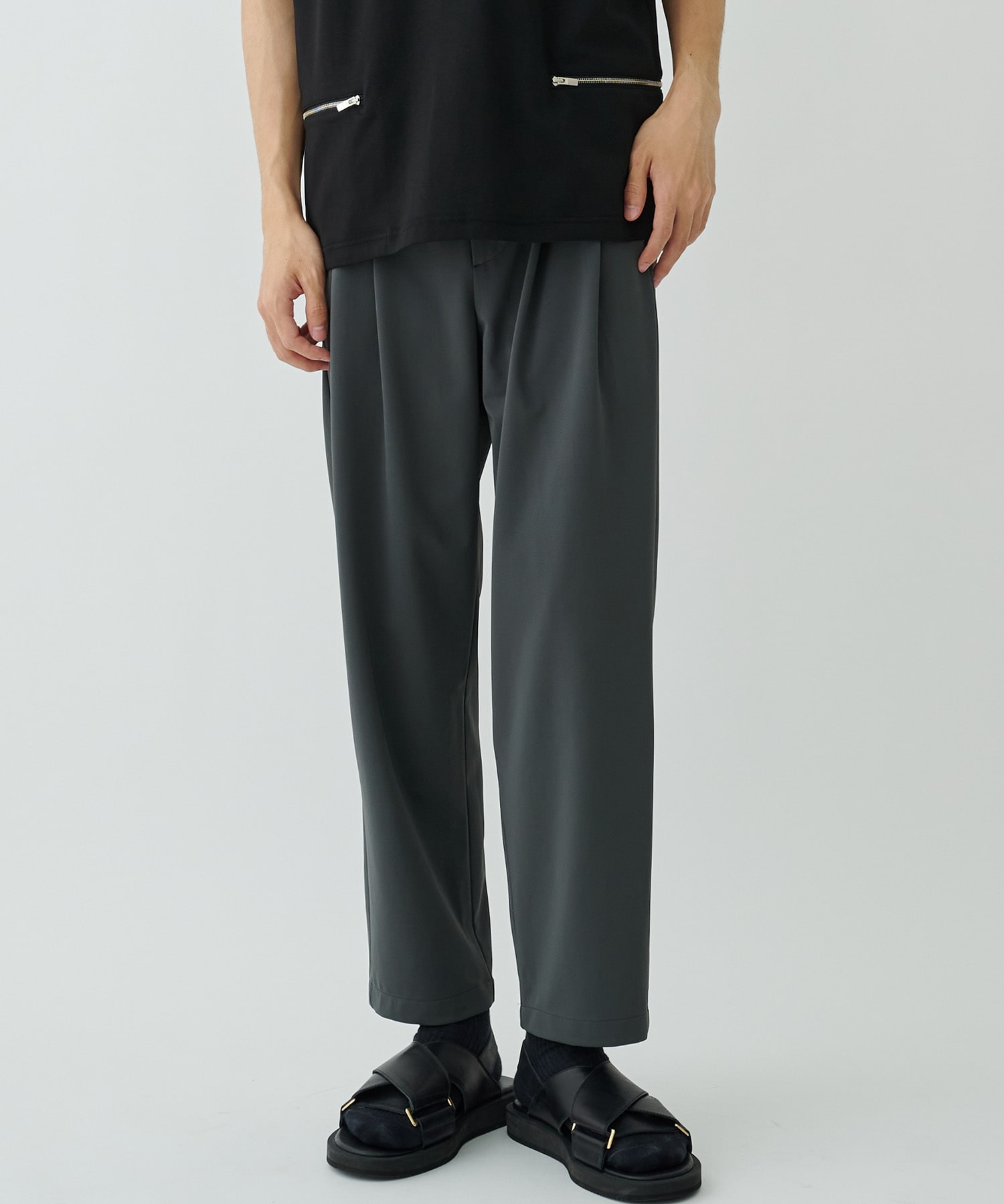 別注〉2 Tuck Wide Tapered Slacks | ATTACHMENT