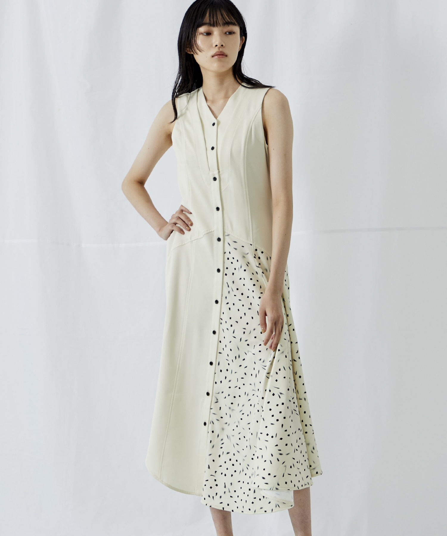 別注Asymmetry V-neck dress｜STUDIOUS