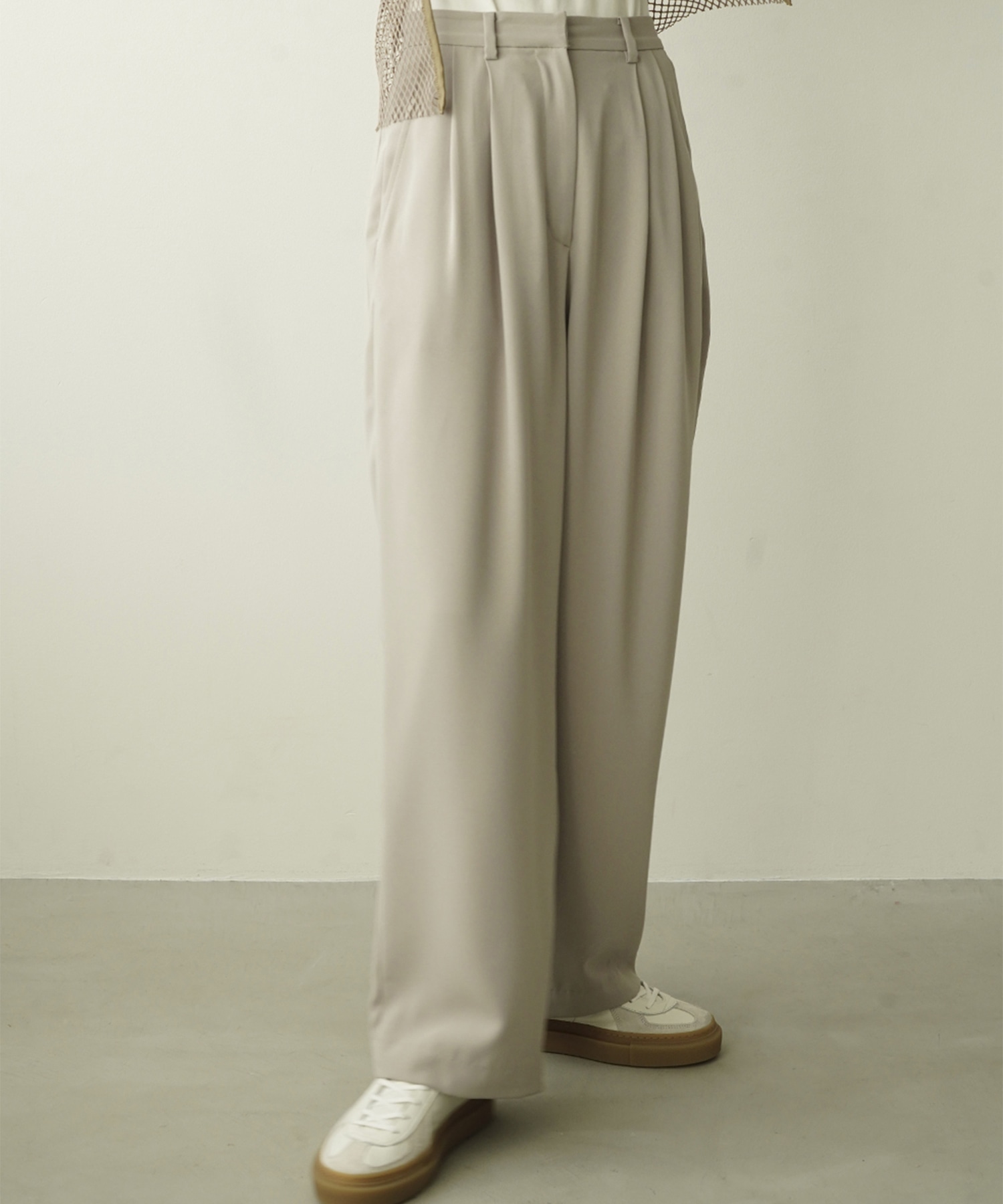 BASIC TUCK PANTS