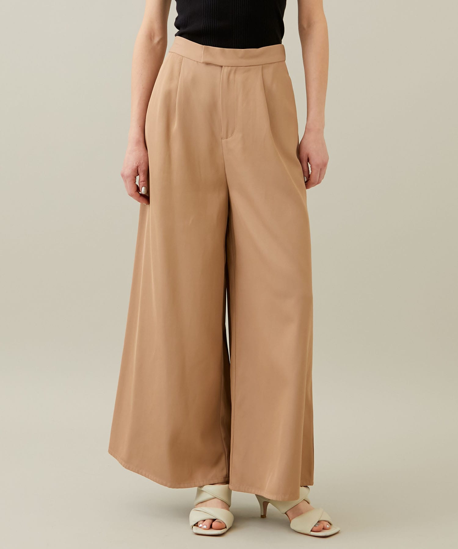 Tuck Wide Trousers(S BEIGE): RUMCHE: WOMENS｜ STUDIOUS ONLINE公式