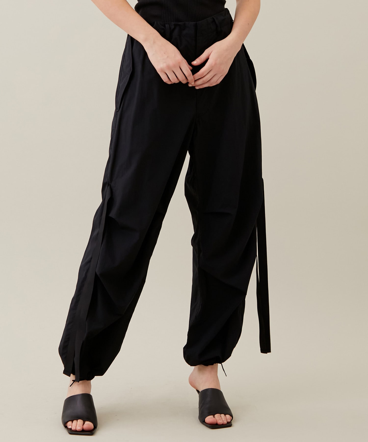 Recycling nylon parachute pants(1 BLACK): 08sircus: WOMENS