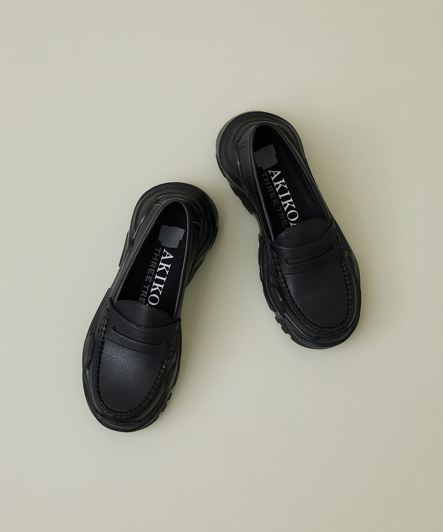 AKIKOAOKI Regulated Gravity BLACK×BLACK | hartwellspremium.com