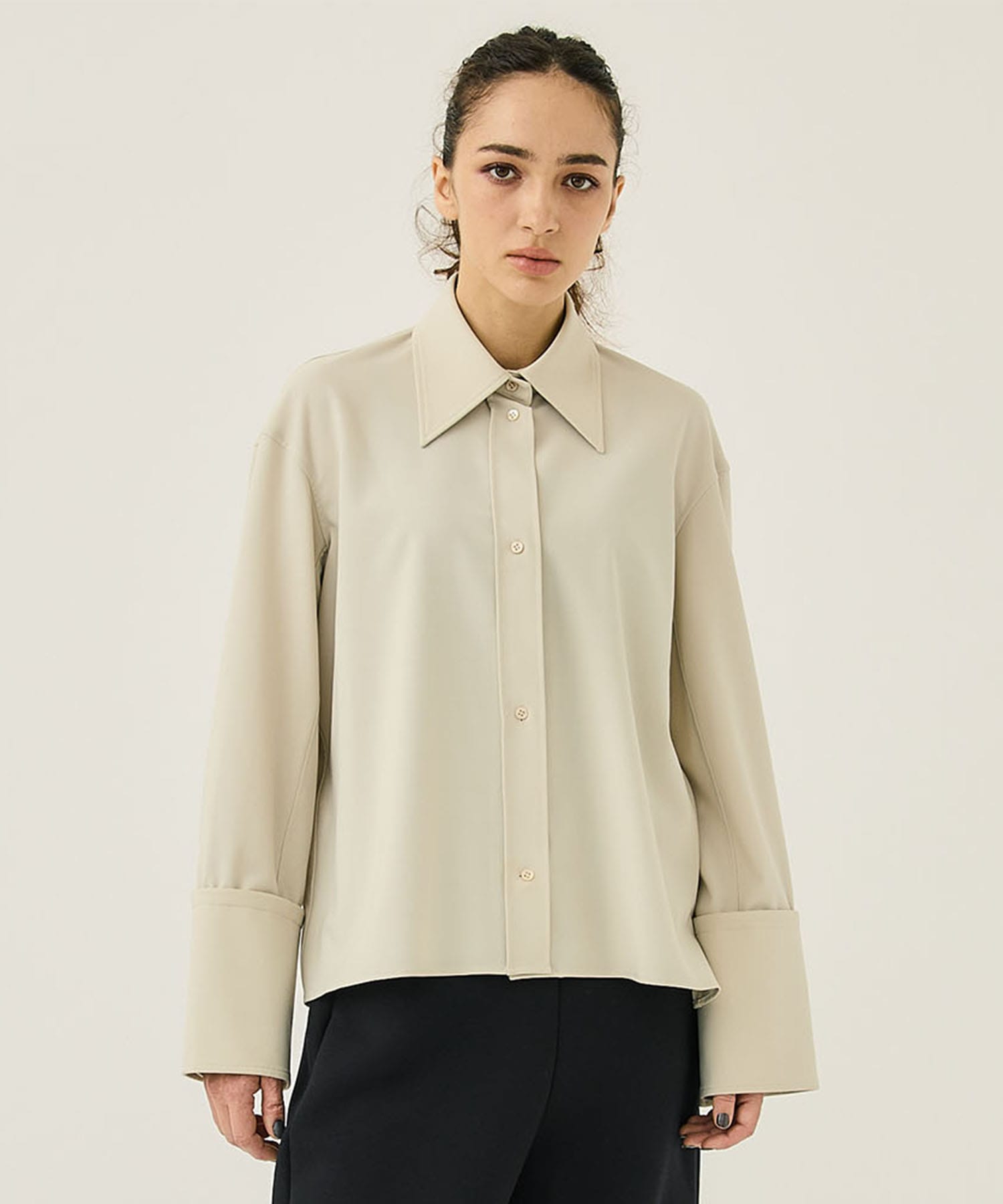 Over cuffs shirt(FREE LIGHT BEIGE): IIROT: WOMENS｜ STUDIOUS