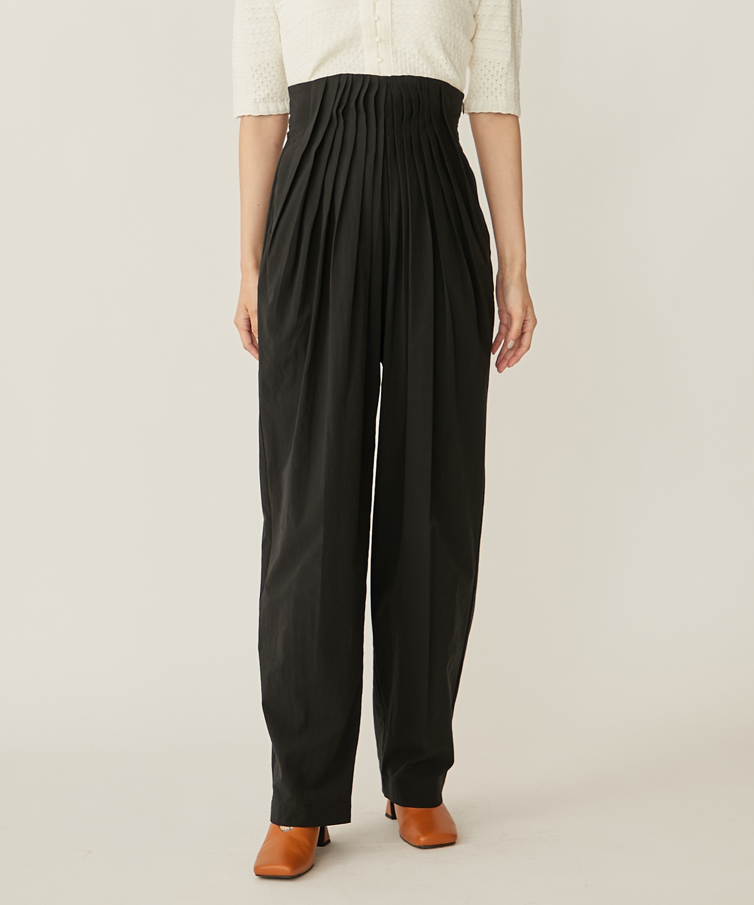 Dry Touch Cotton High Waisted Trousers(2 BLACK): Mame Kurogouchi