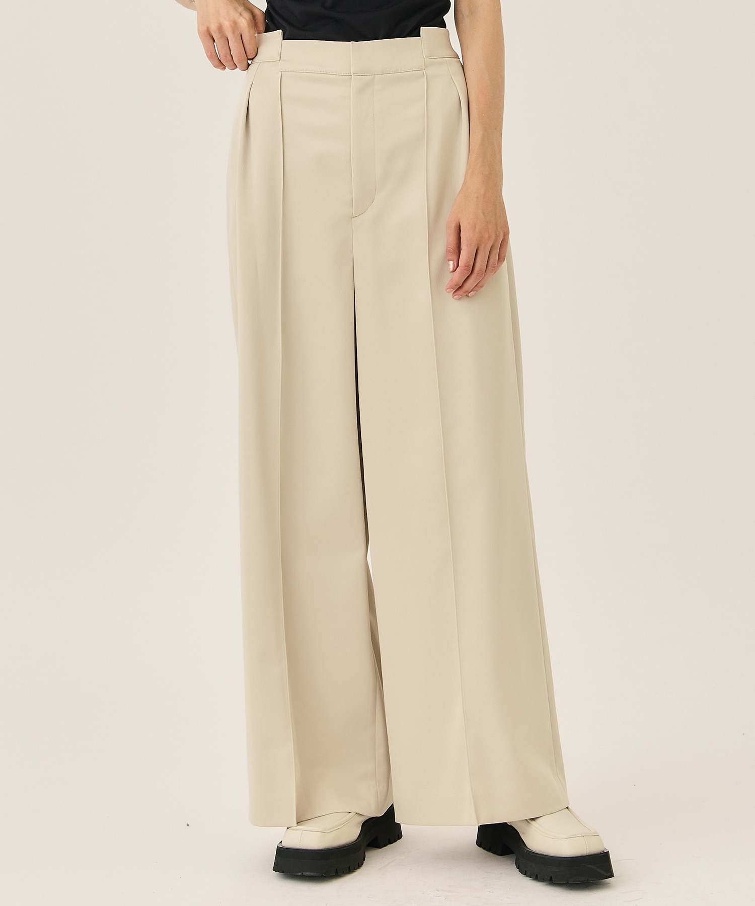 Front Tuck Wide Pants(36 IVORY): IIROT: WOMENS｜ STUDIOUS ONLINE