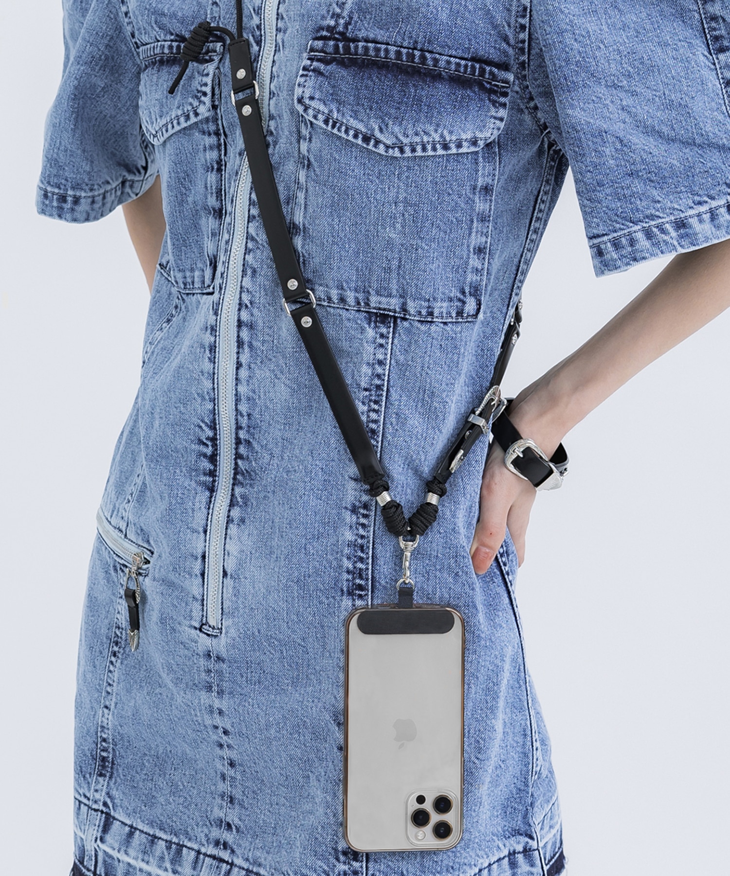 Leather phone strap(FREE BLACK): TOGA PULLA: WOMENS｜ STUDIOUS ...