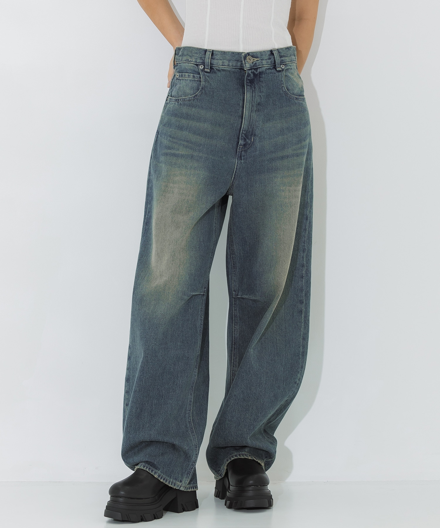 Barrel Leg Jeans