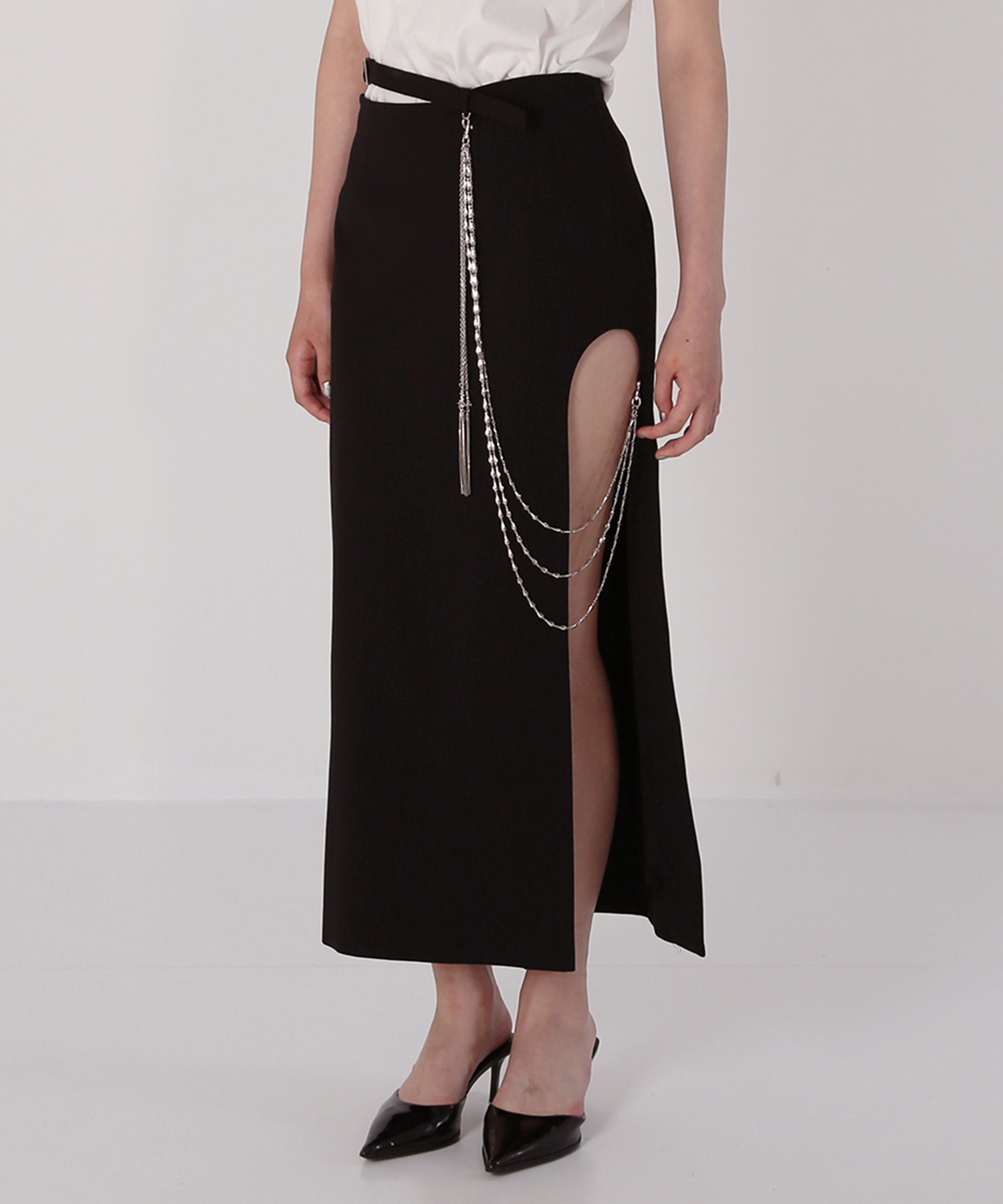 three long chain cut-out tight skirt