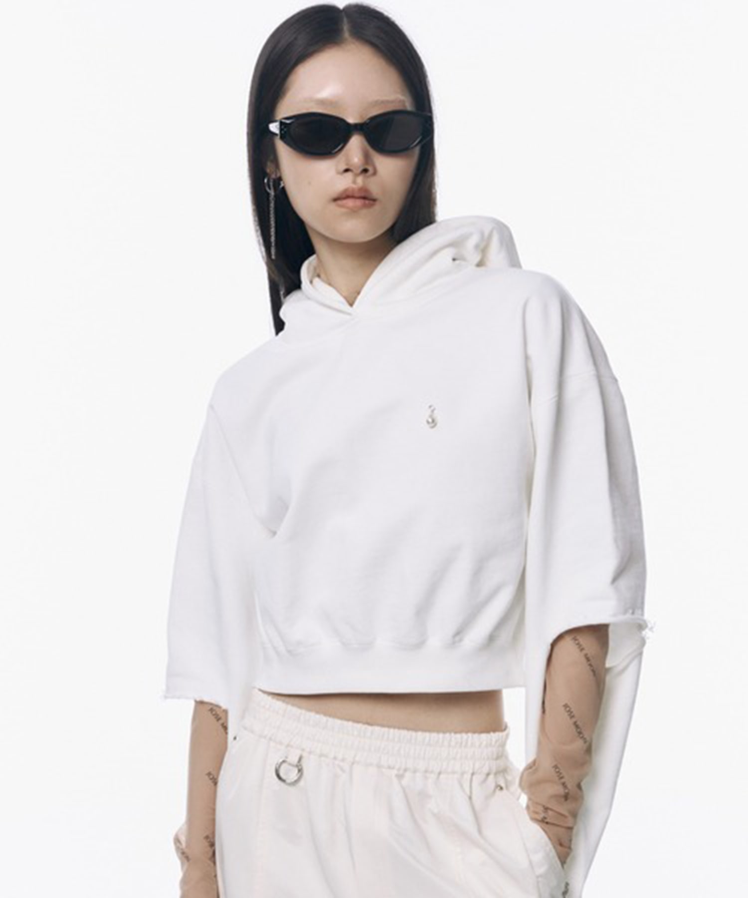 JOSE MOON トップス　フリーサイズ SLIT SHORT HOODIE(FREE WHITE): JOSEMOON: WOMENS｜ STUDIOUS