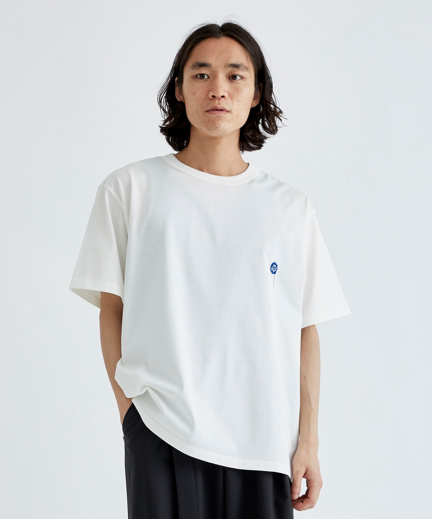 FLOWER EMBROIDERY S/S TEE