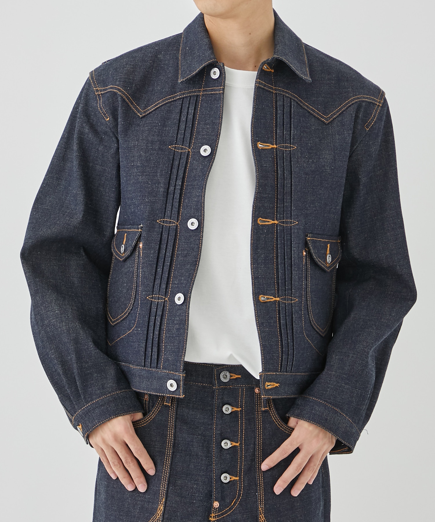 CLASSIC DENIM JACKET