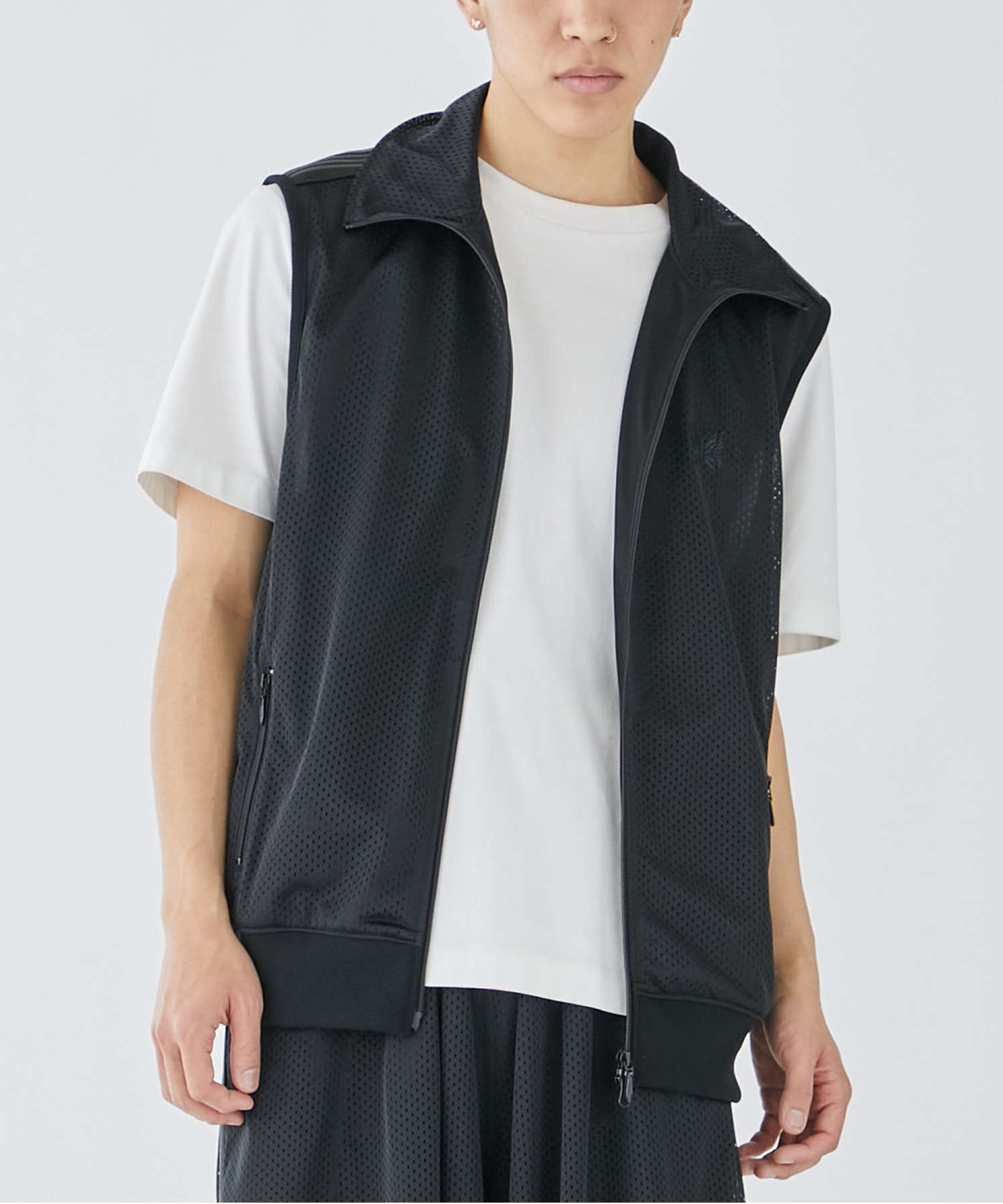 〈別注〉 Track No Sleeve Jacket | NEEDLES