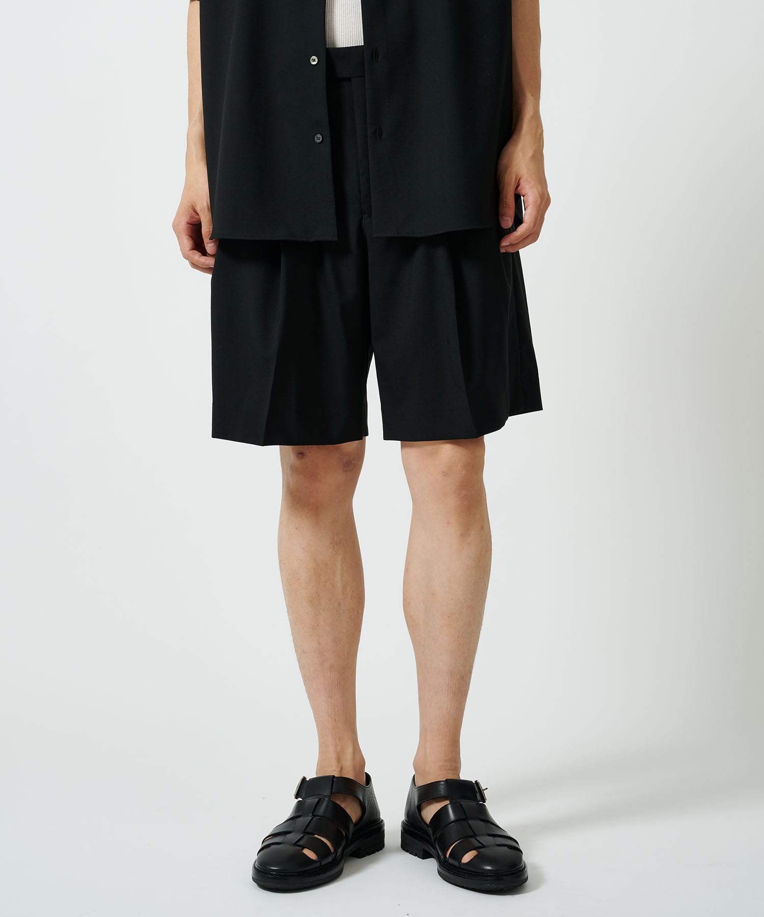 DOUBLE PLEATED CLASSIC WIDE SHORTS