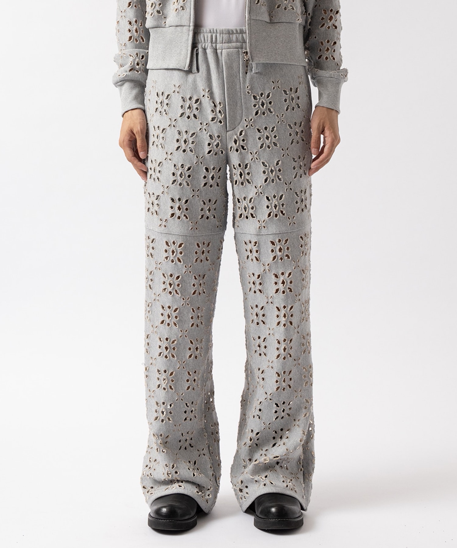 FLOWER HOLE SWEAT PANTS