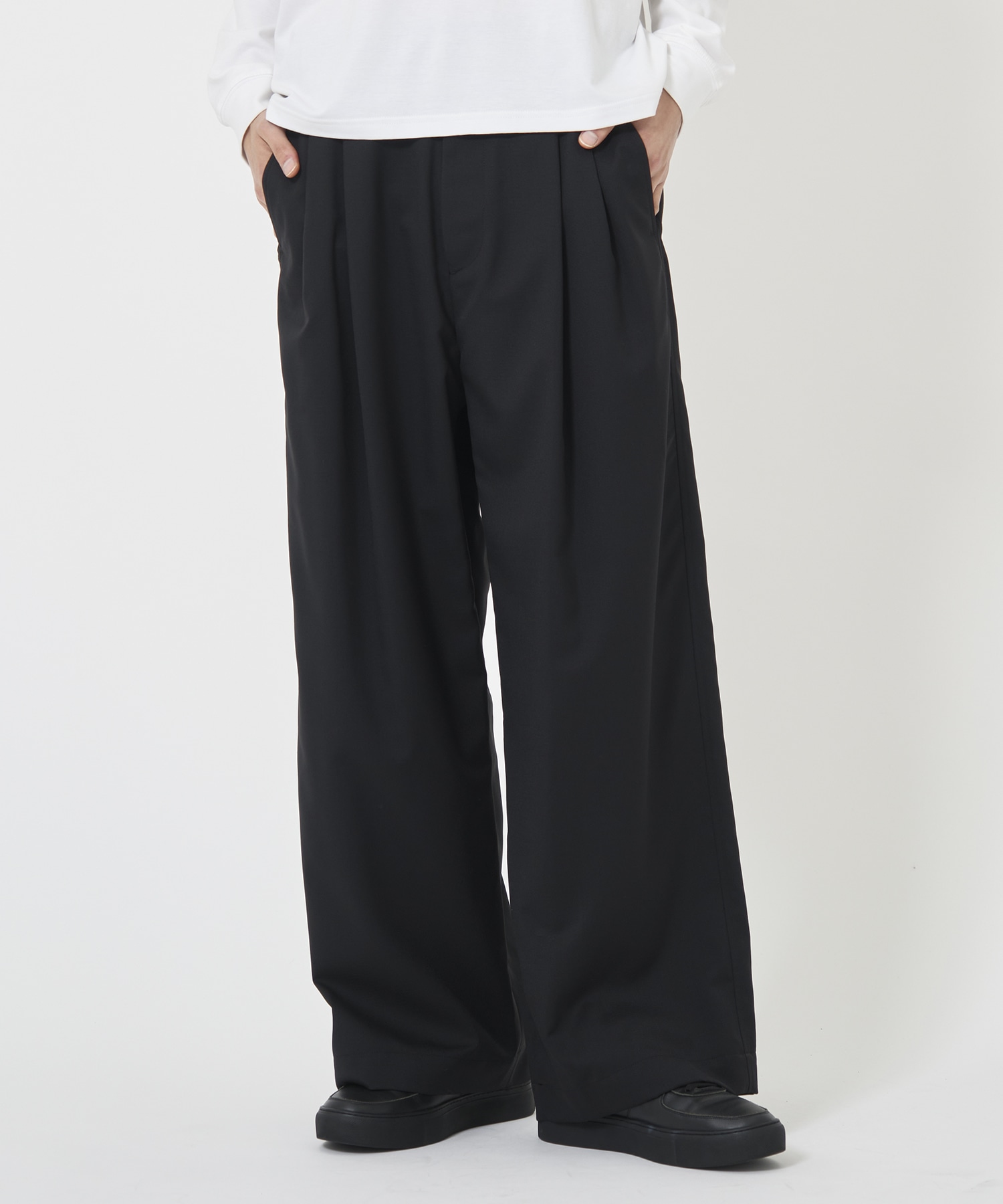 〈別注〉TWO TUCKS WIDE PANTS