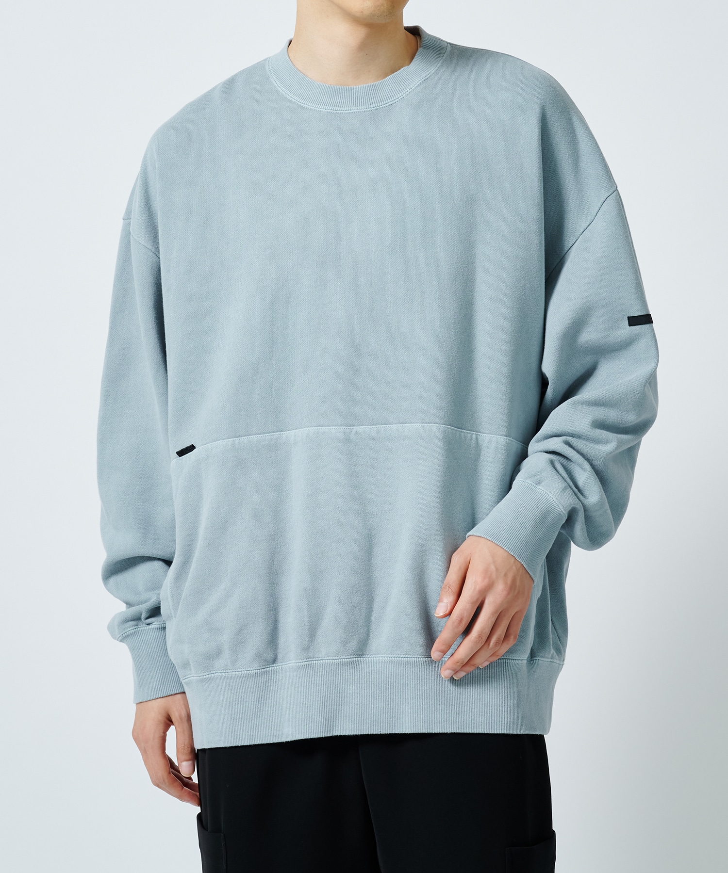 CREW NECK SWEATSHIRT