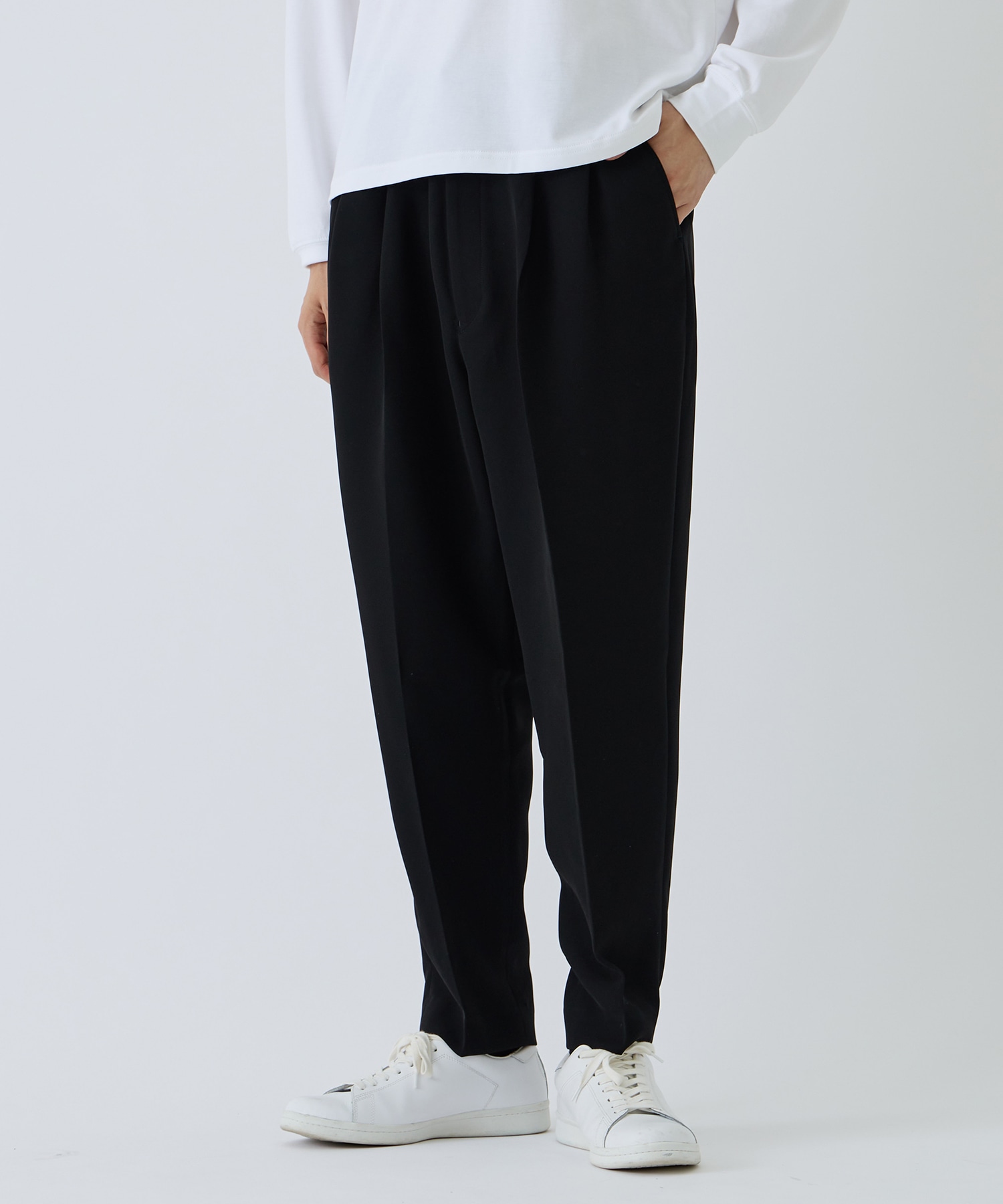 WIDE TAPERED EASY SLACKS