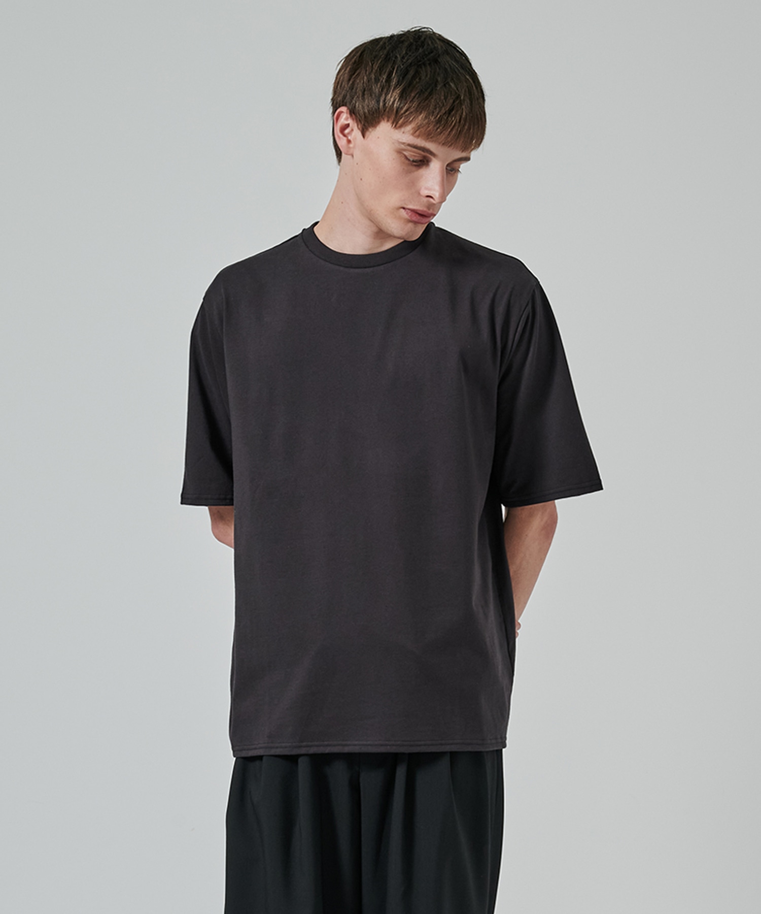 CREW NECK TEE